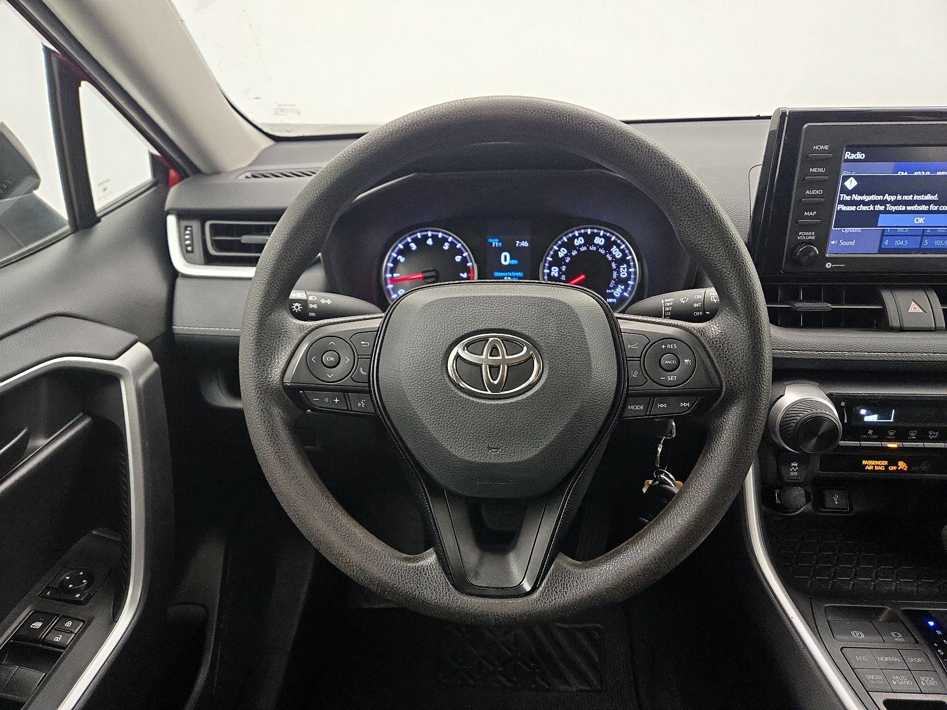 Thumbnail: 2021 Toyota RAV4 - 10