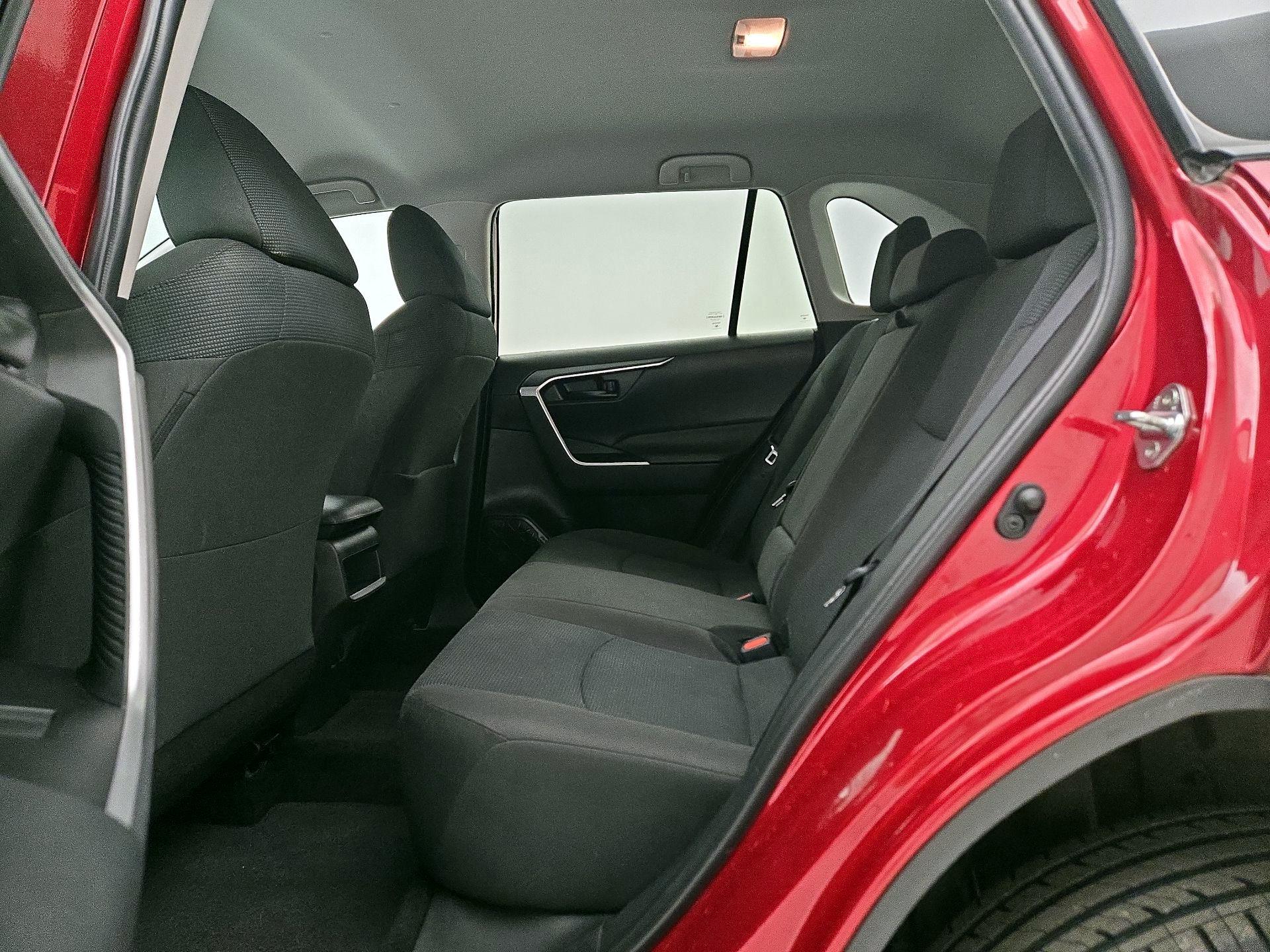 Thumbnail: 2021 Toyota RAV4 - 19