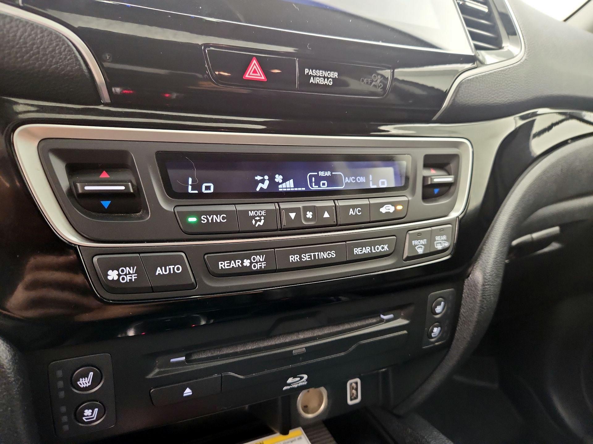 Thumbnail: 2020 Honda Pilot - 17