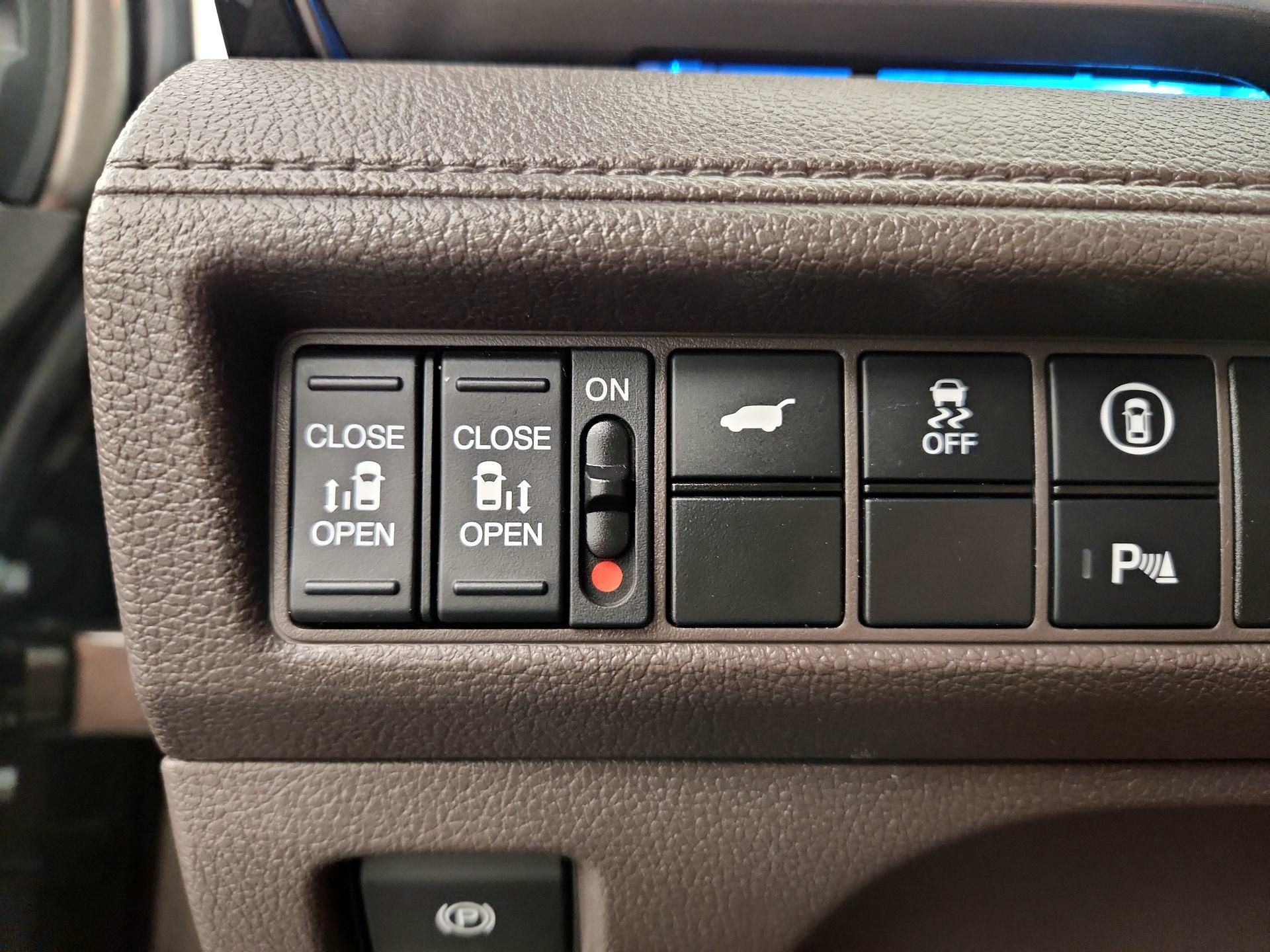 Thumbnail: 2023 Honda Odyssey - 13