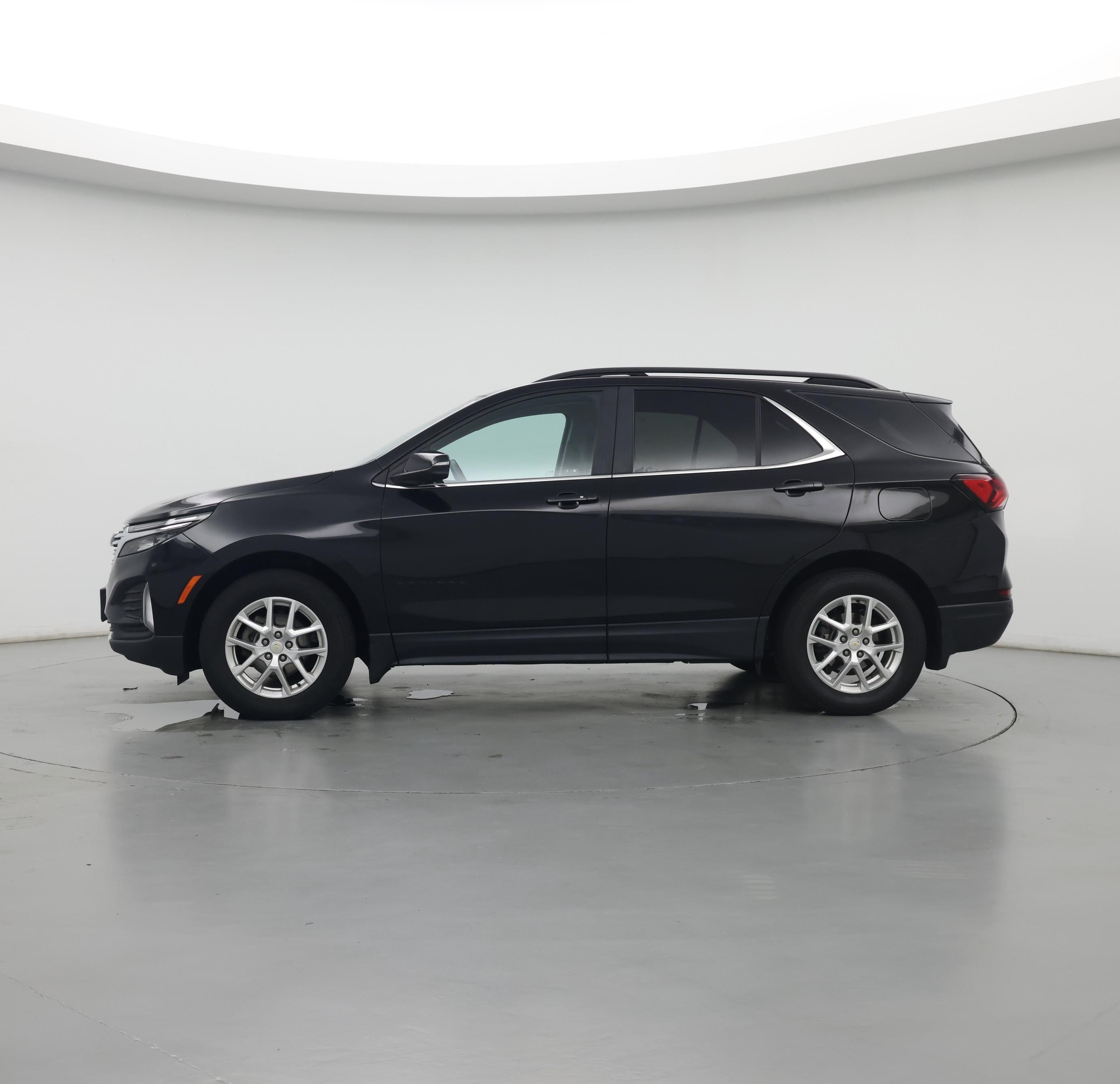 Thumbnail: 2022 Chevrolet Equinox - 3