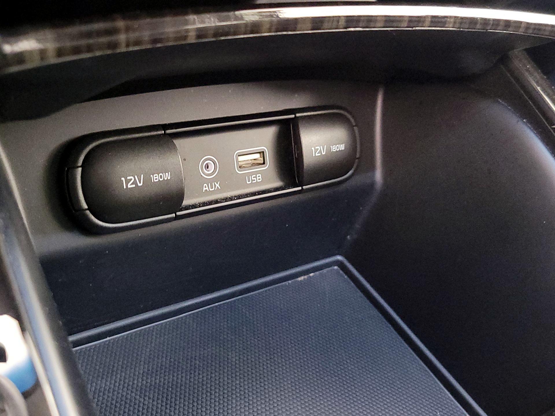Thumbnail: 2020 Kia Sorento - 18