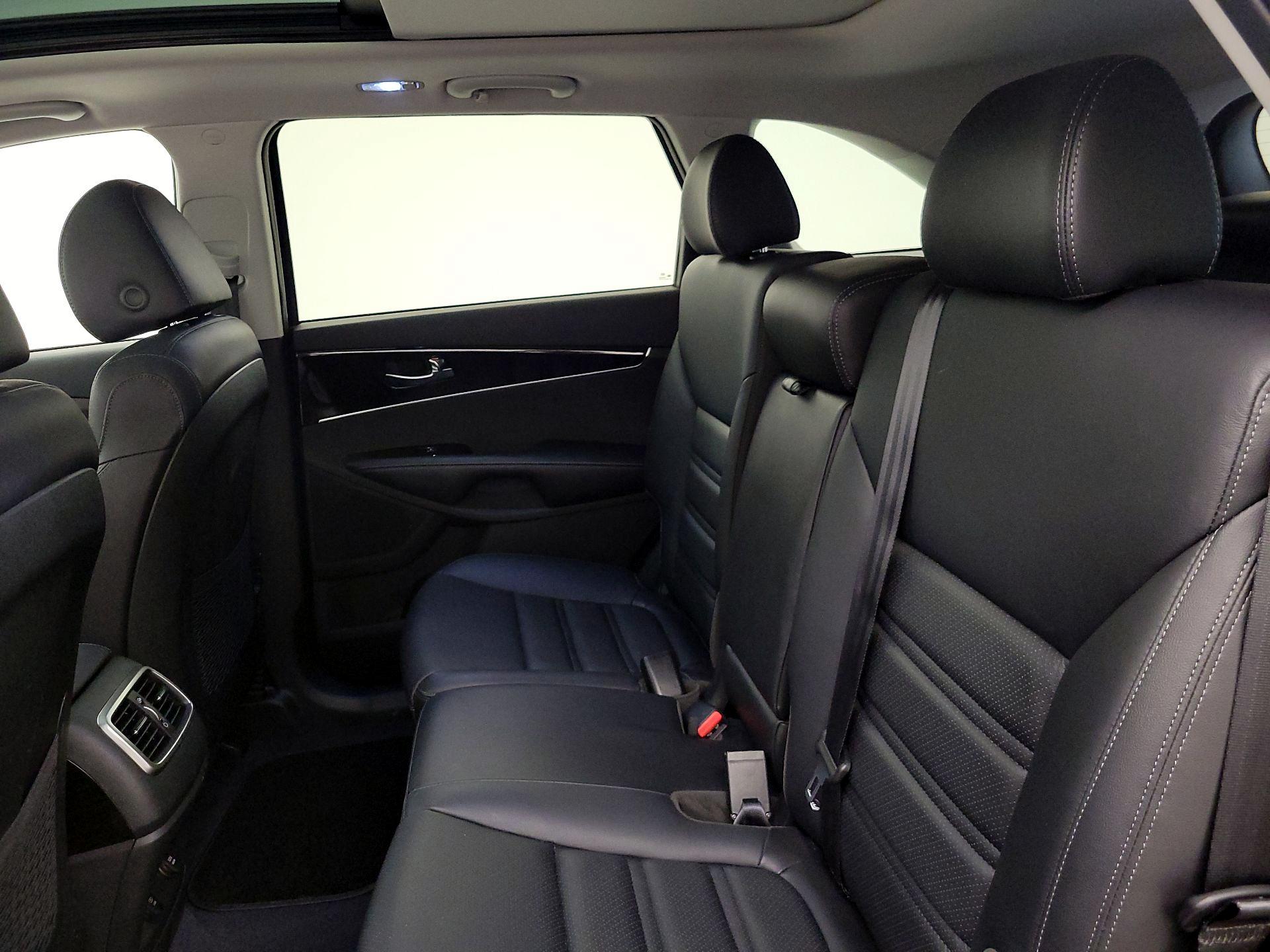 Thumbnail: 2020 Kia Sorento - 20