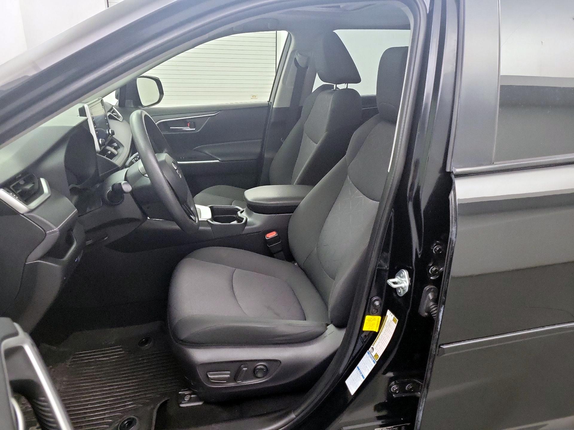 Thumbnail: 2021 Toyota RAV4 - 11