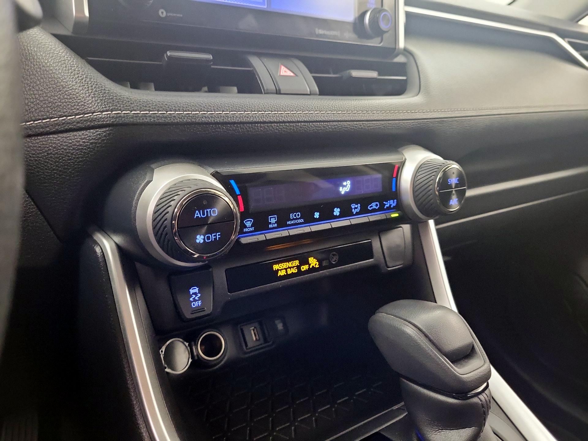 Thumbnail: 2021 Toyota RAV4 - 16