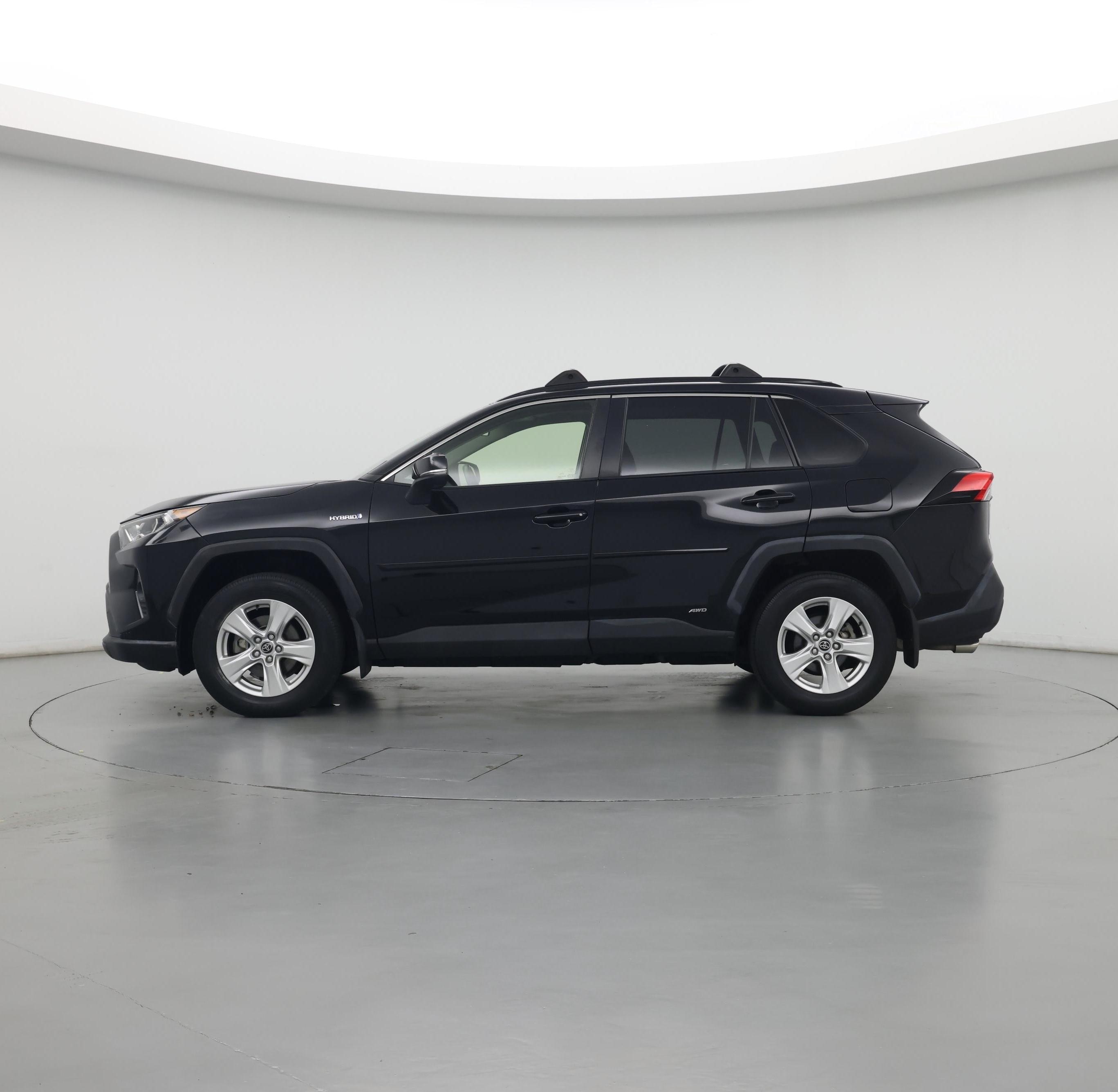 Thumbnail: 2021 Toyota RAV4 - 3