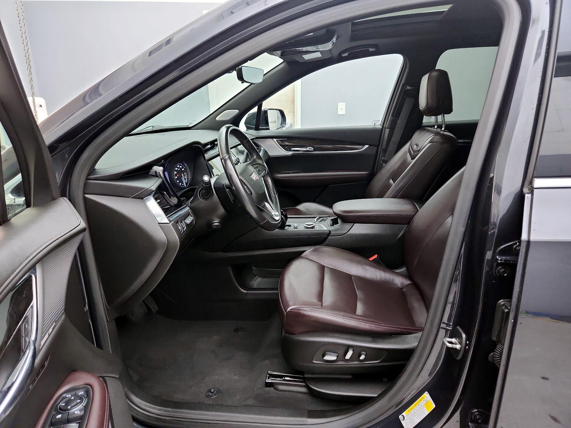 Thumbnail: 2022 Cadillac XT6 - 11