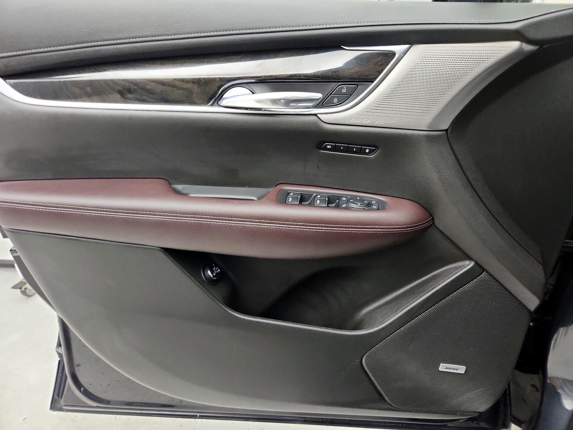 Thumbnail: 2022 Cadillac XT6 - 12