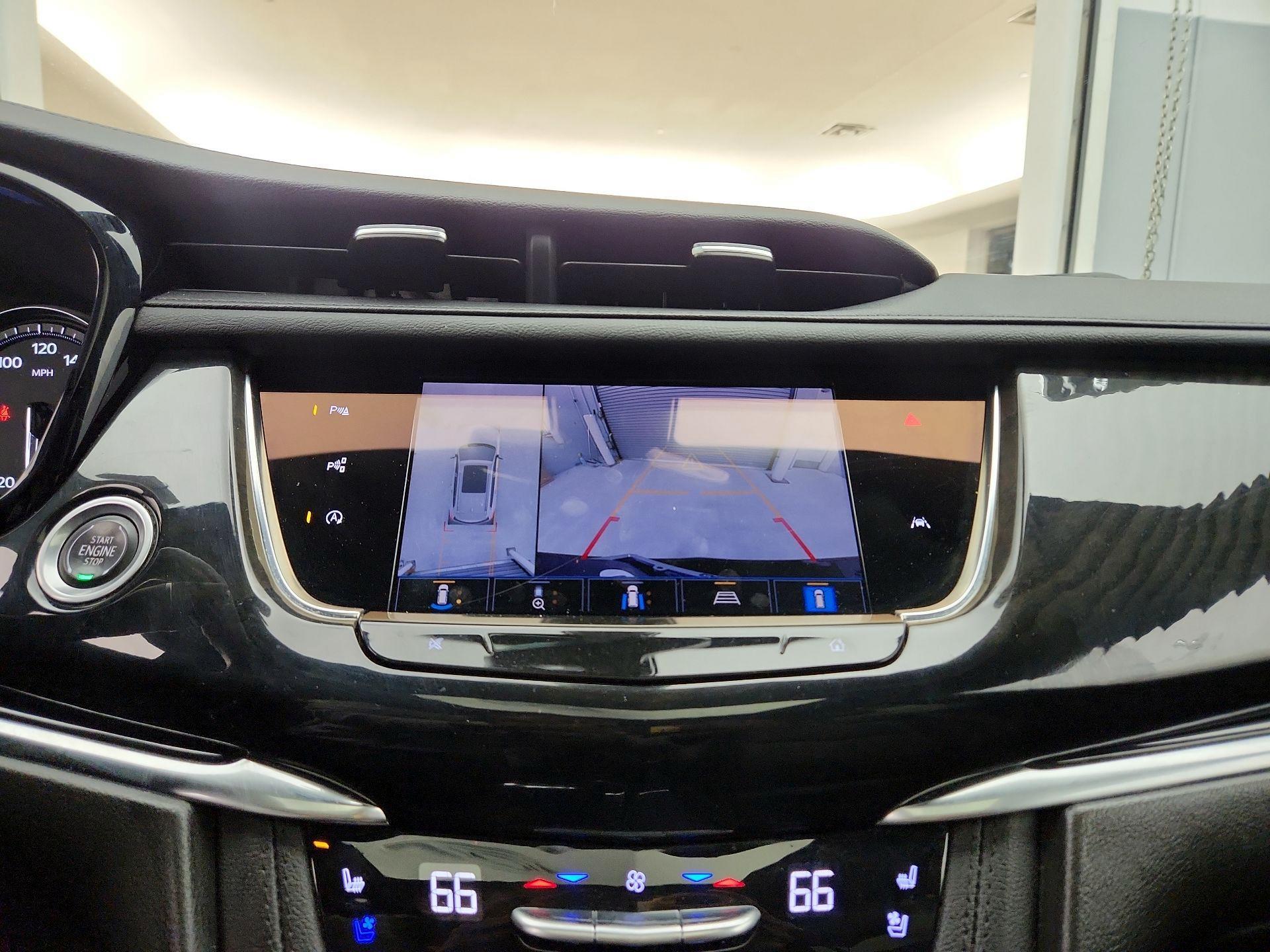 Thumbnail: 2022 Cadillac XT6 - 14