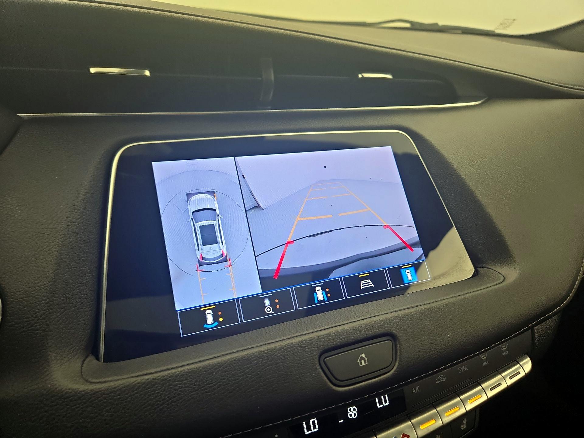 Thumbnail: 2022 Cadillac XT4 - 15