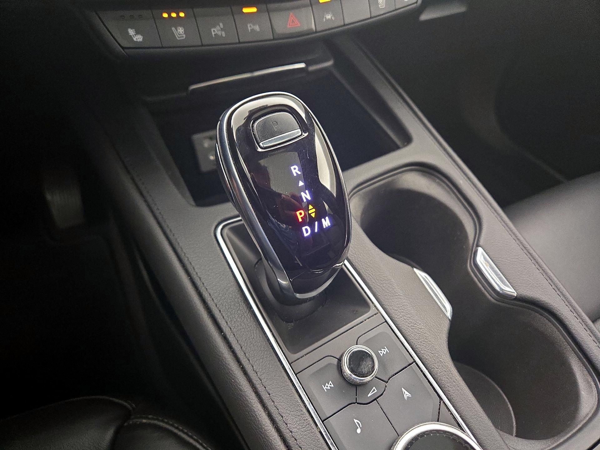 Thumbnail: 2022 Cadillac XT4 - 18