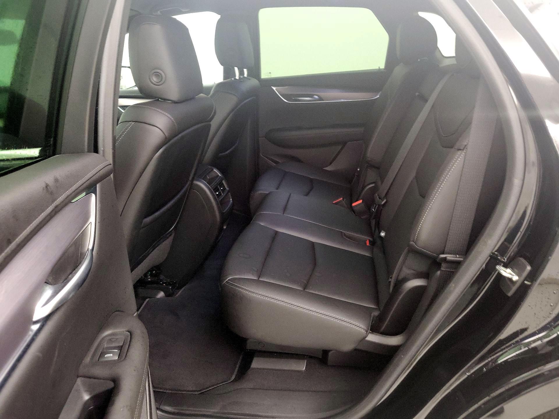 Thumbnail: 2023 Cadillac XT5 - 18