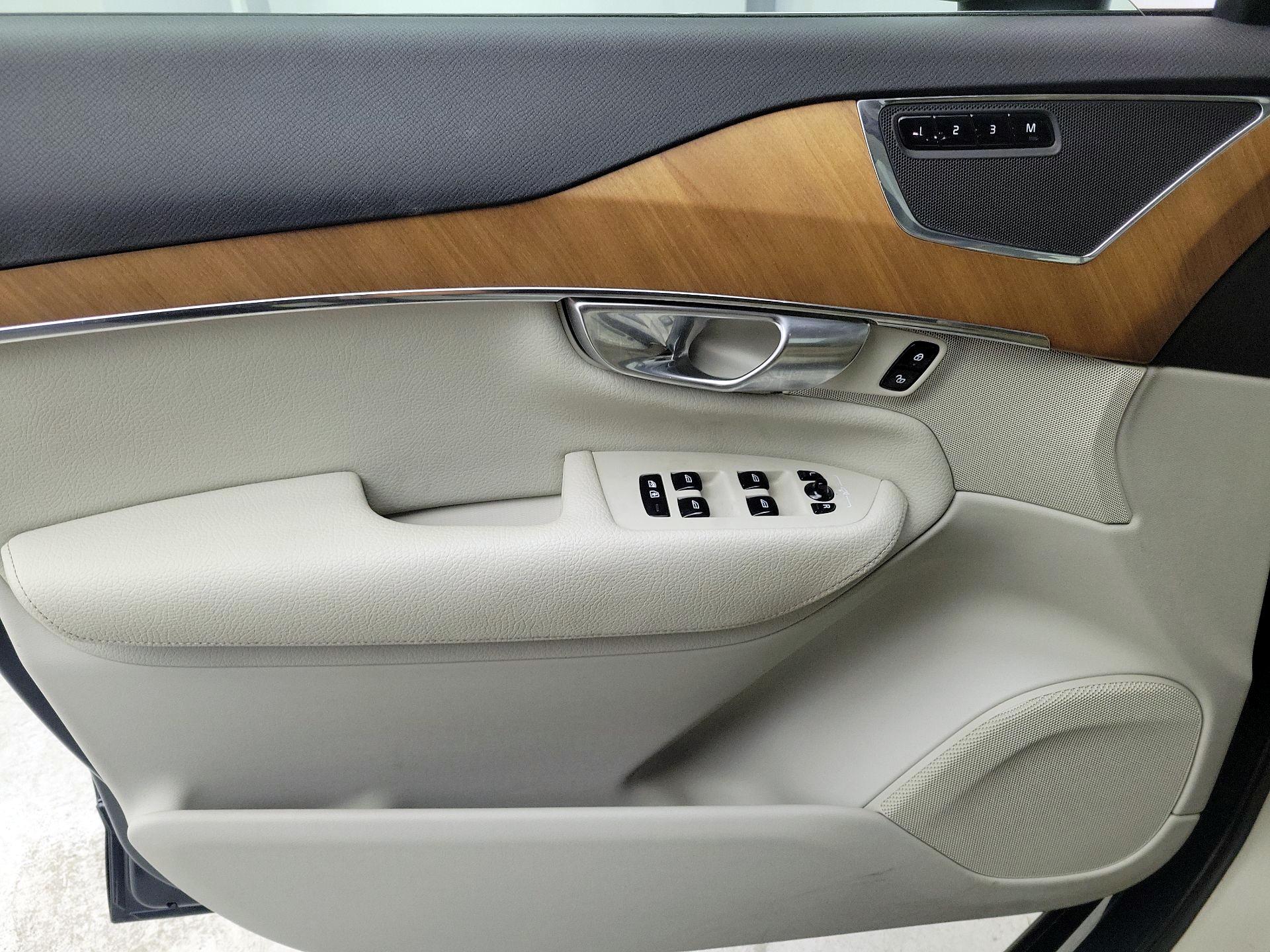 Thumbnail: 2022 Volvo XC90 - 12