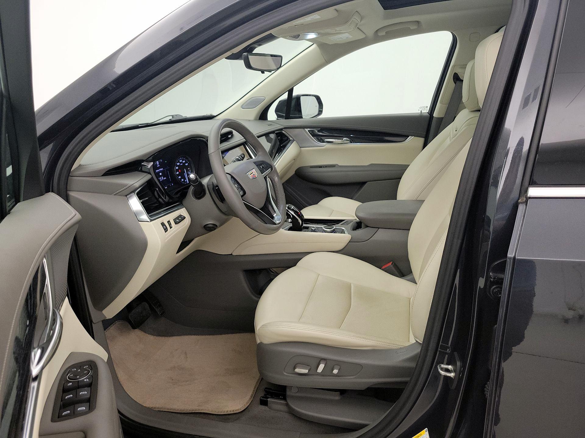Thumbnail: 2022 Cadillac XT6 - 11