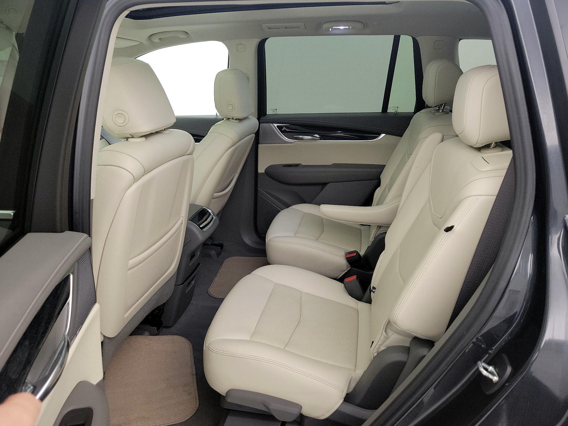 Thumbnail: 2022 Cadillac XT6 - 19