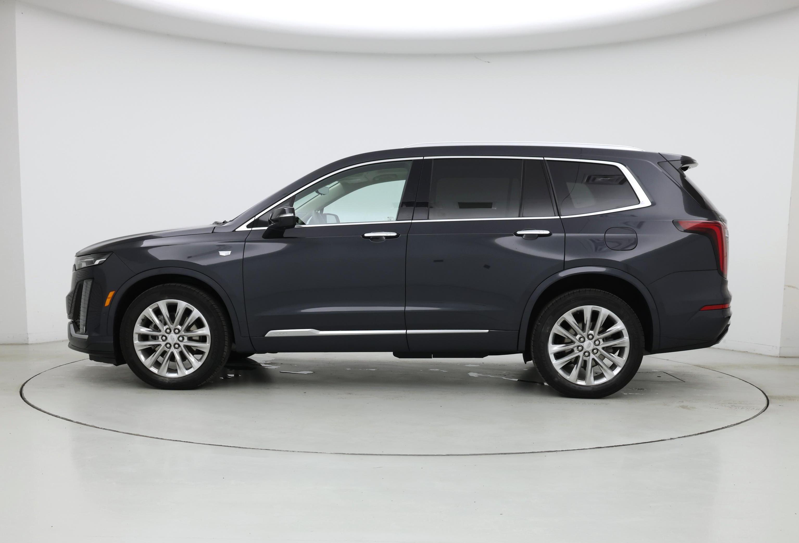 Thumbnail: 2022 Cadillac XT6 - 3