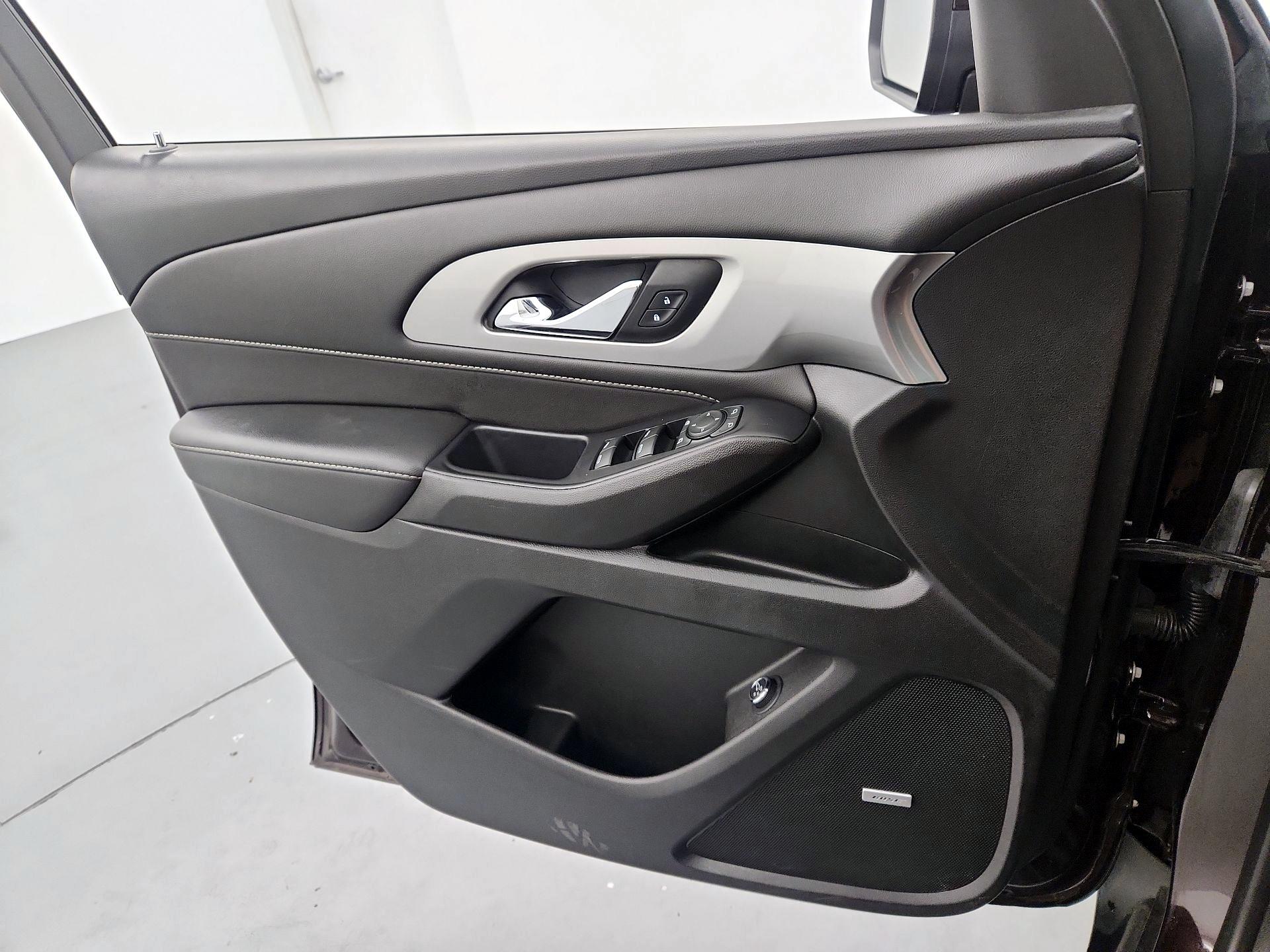 Thumbnail: 2022 Chevrolet Traverse - 12