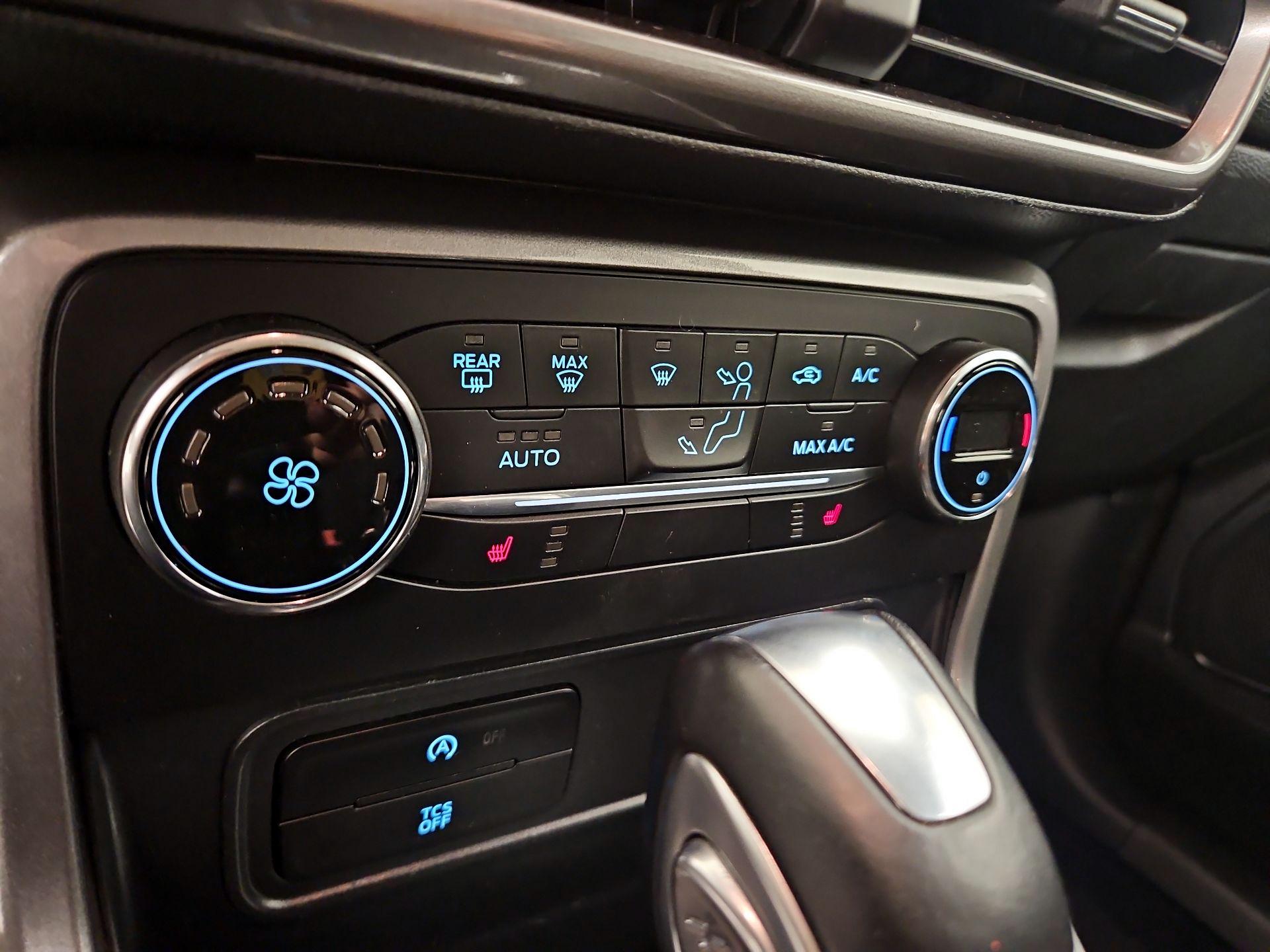 Thumbnail: 2019 Ford EcoSport - 16