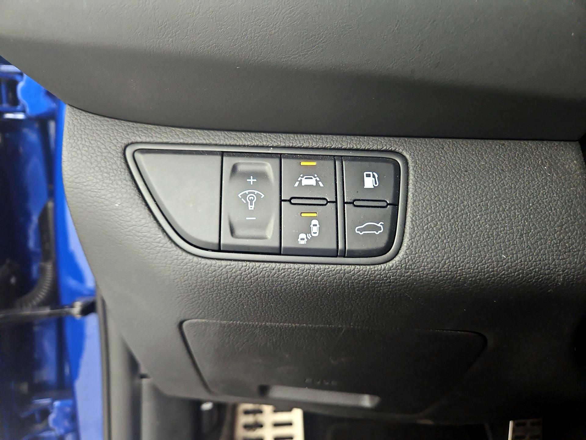 Thumbnail: 2019 Genesis G70 - 13