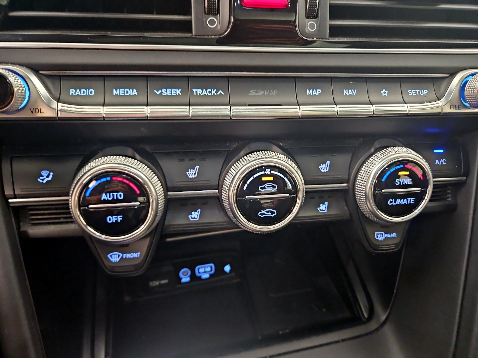 Thumbnail: 2019 Genesis G70 - 17