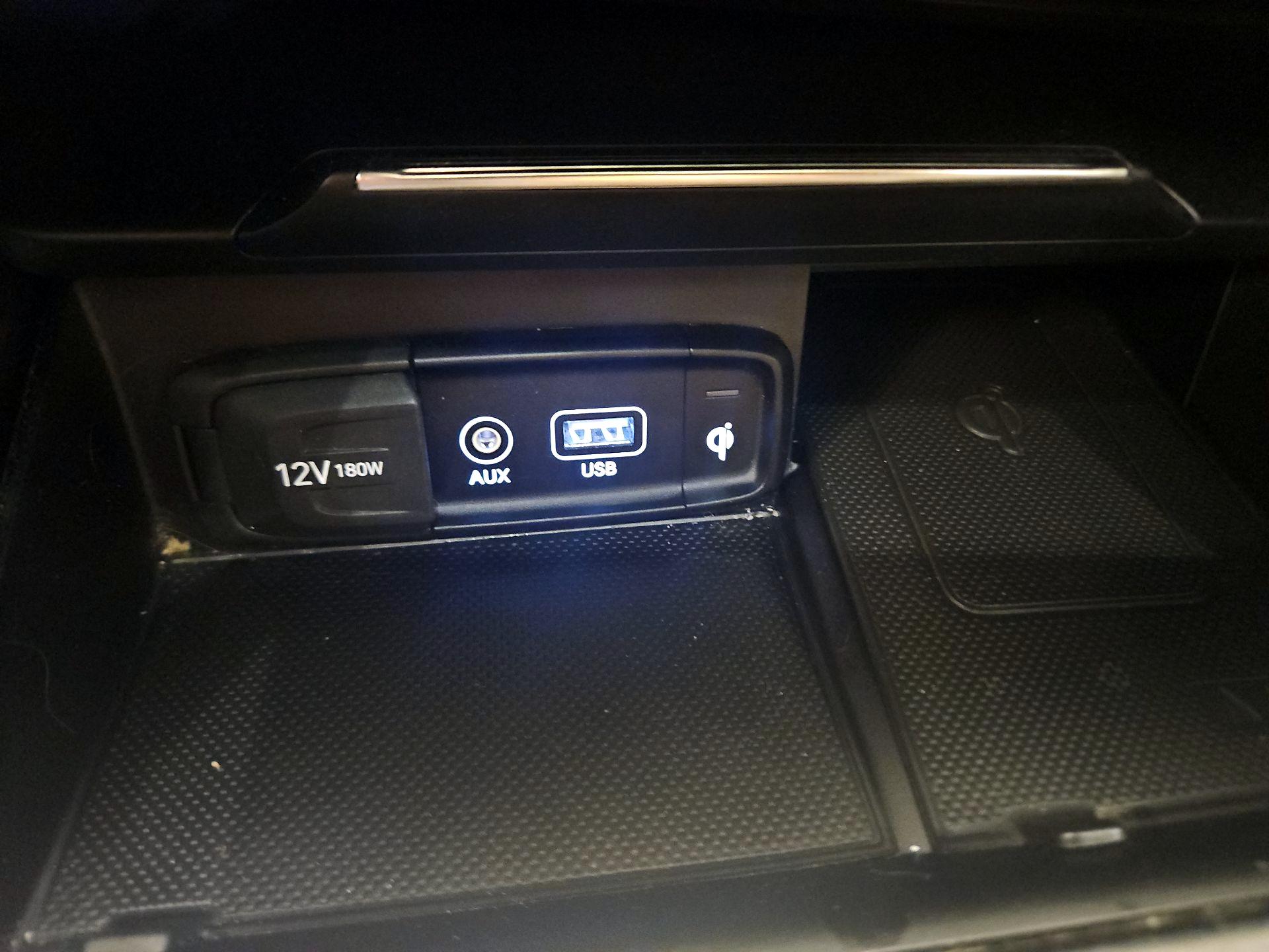 Thumbnail: 2019 Genesis G70 - 19