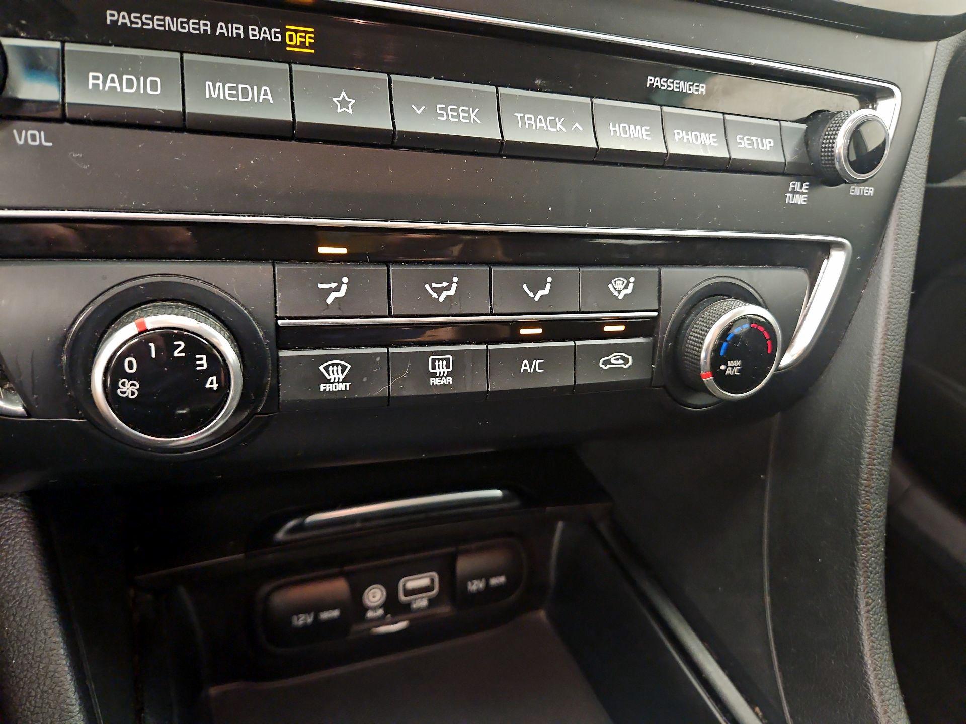 Thumbnail: 2019 Kia Optima - 16