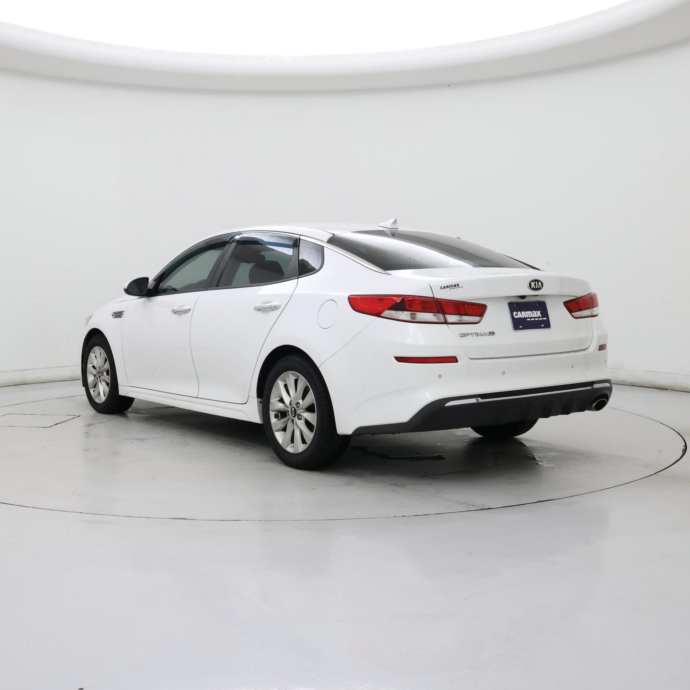 Thumbnail: 2019 Kia Optima - 2