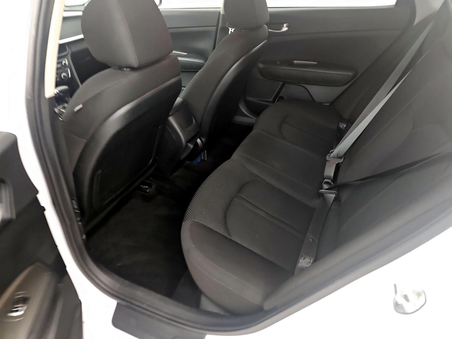 Thumbnail: 2019 Kia Optima - 19
