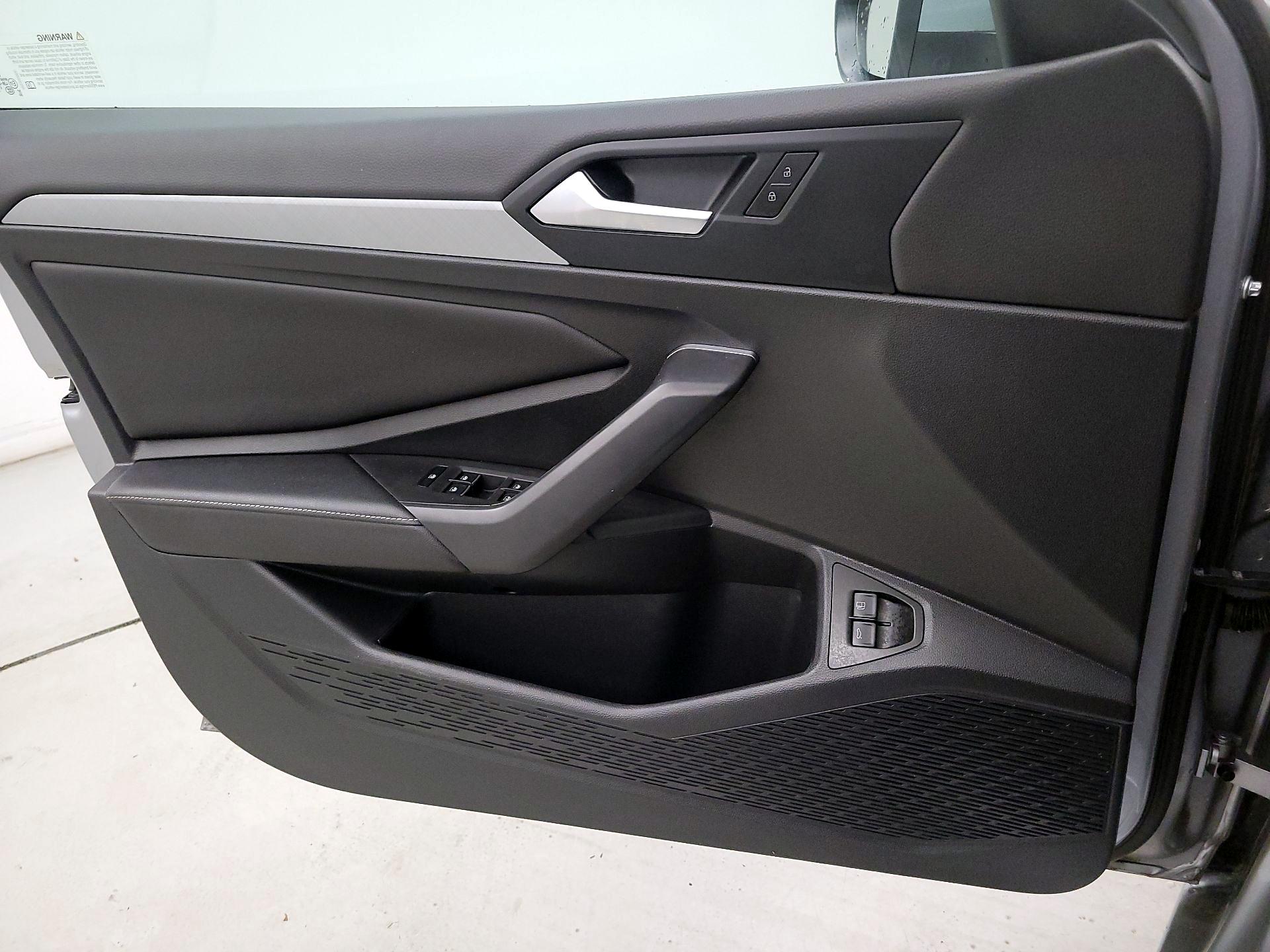 Thumbnail: 2022 Volkswagen Jetta - 10