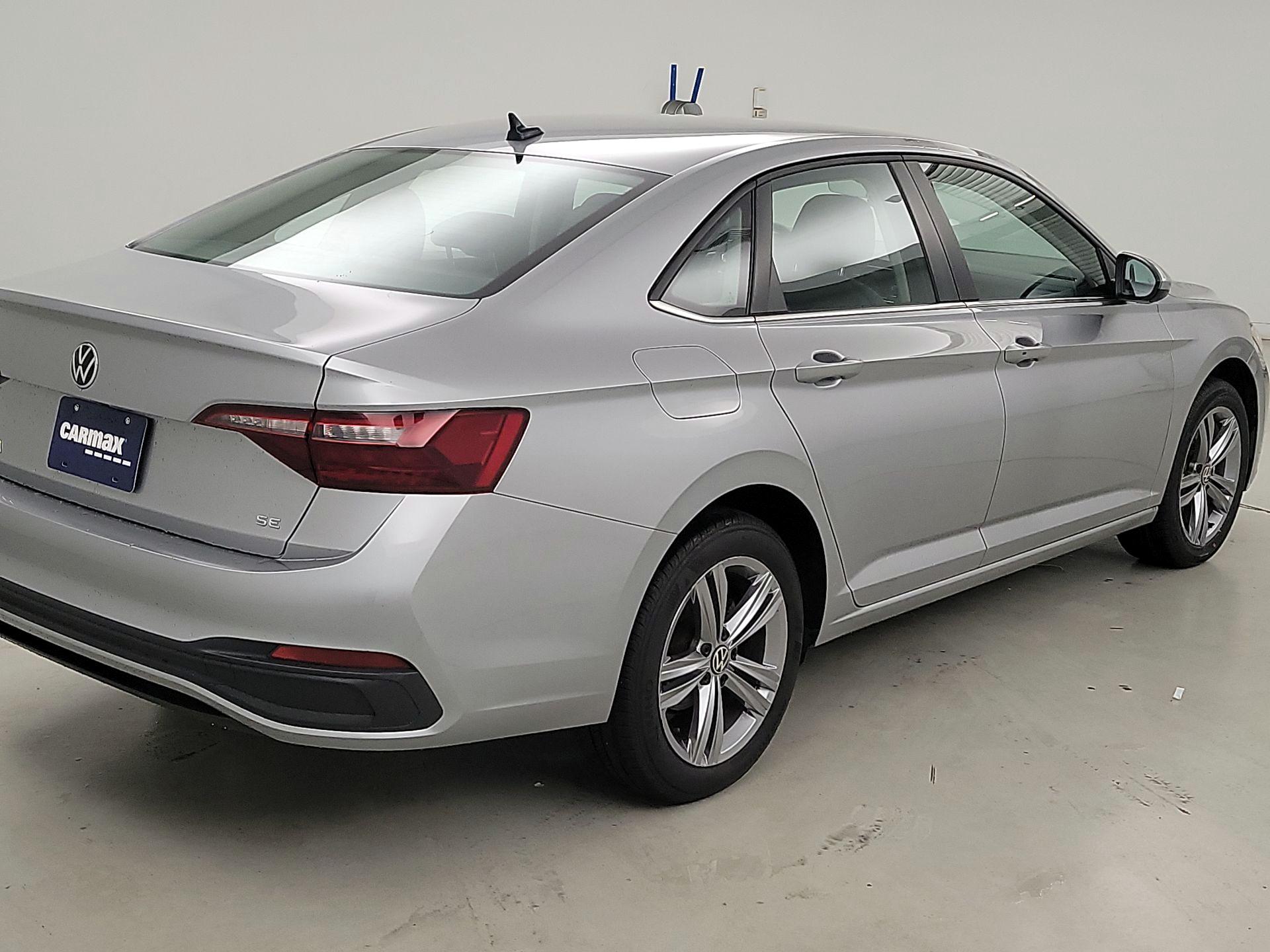 Thumbnail: 2022 Volkswagen Jetta - 5