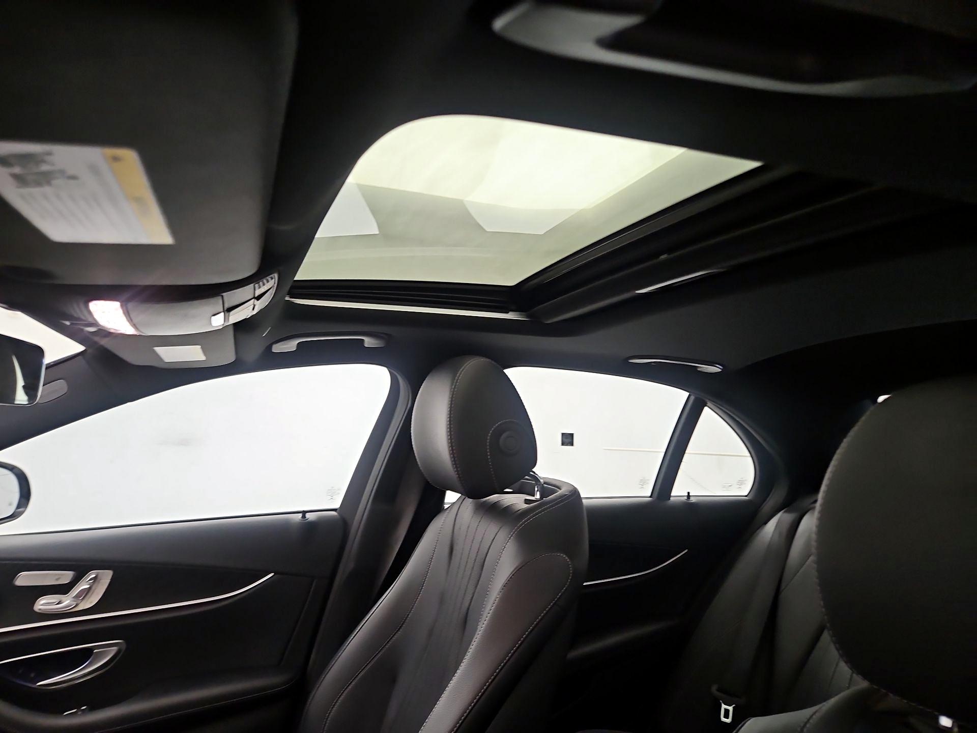 Thumbnail: 2022 Mercedes-Benz E-Class - 20