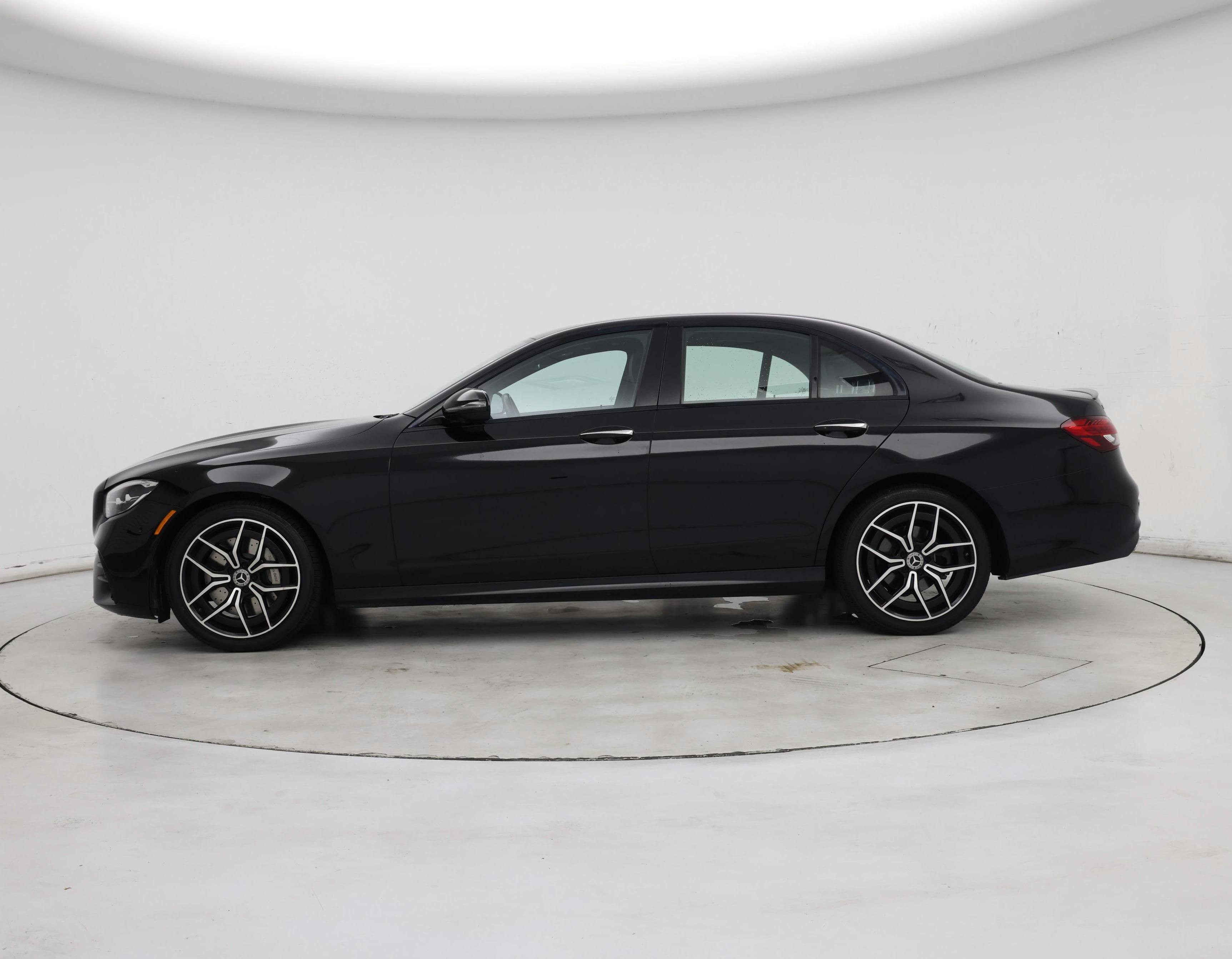 Thumbnail: 2022 Mercedes-Benz E-Class - 3