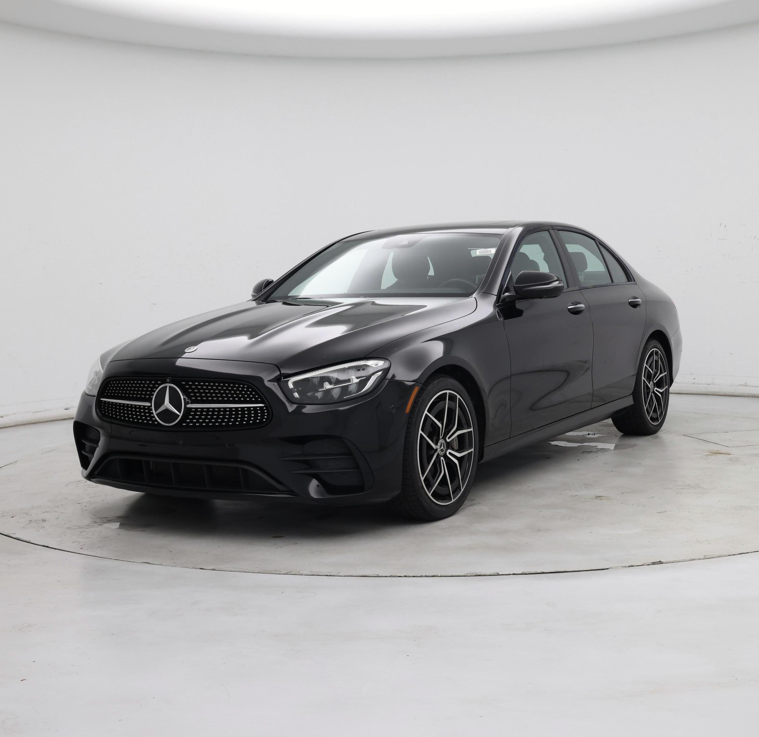 Thumbnail: 2022 Mercedes-Benz E-Class - 4