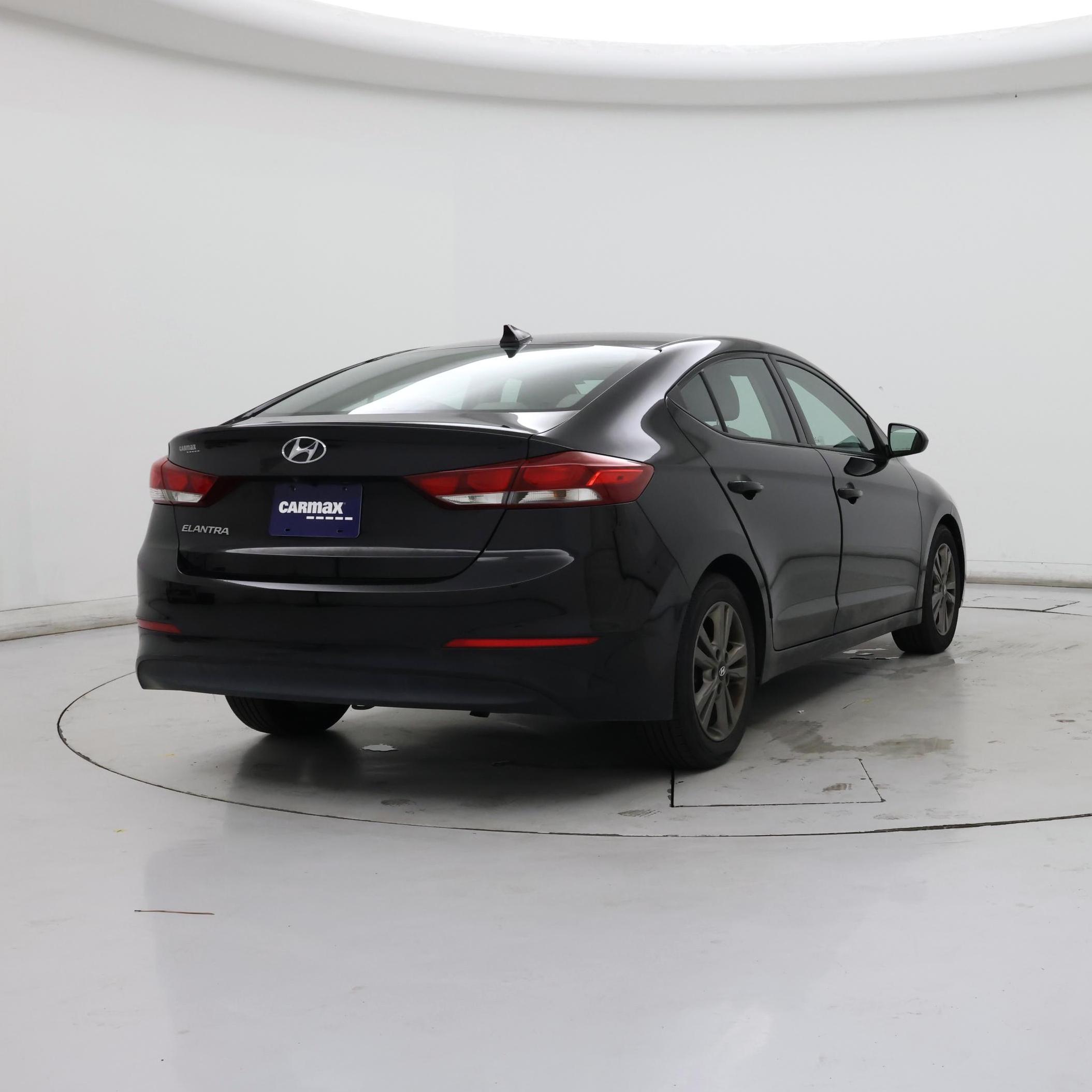 Thumbnail: 2017 Hyundai Elantra - 8