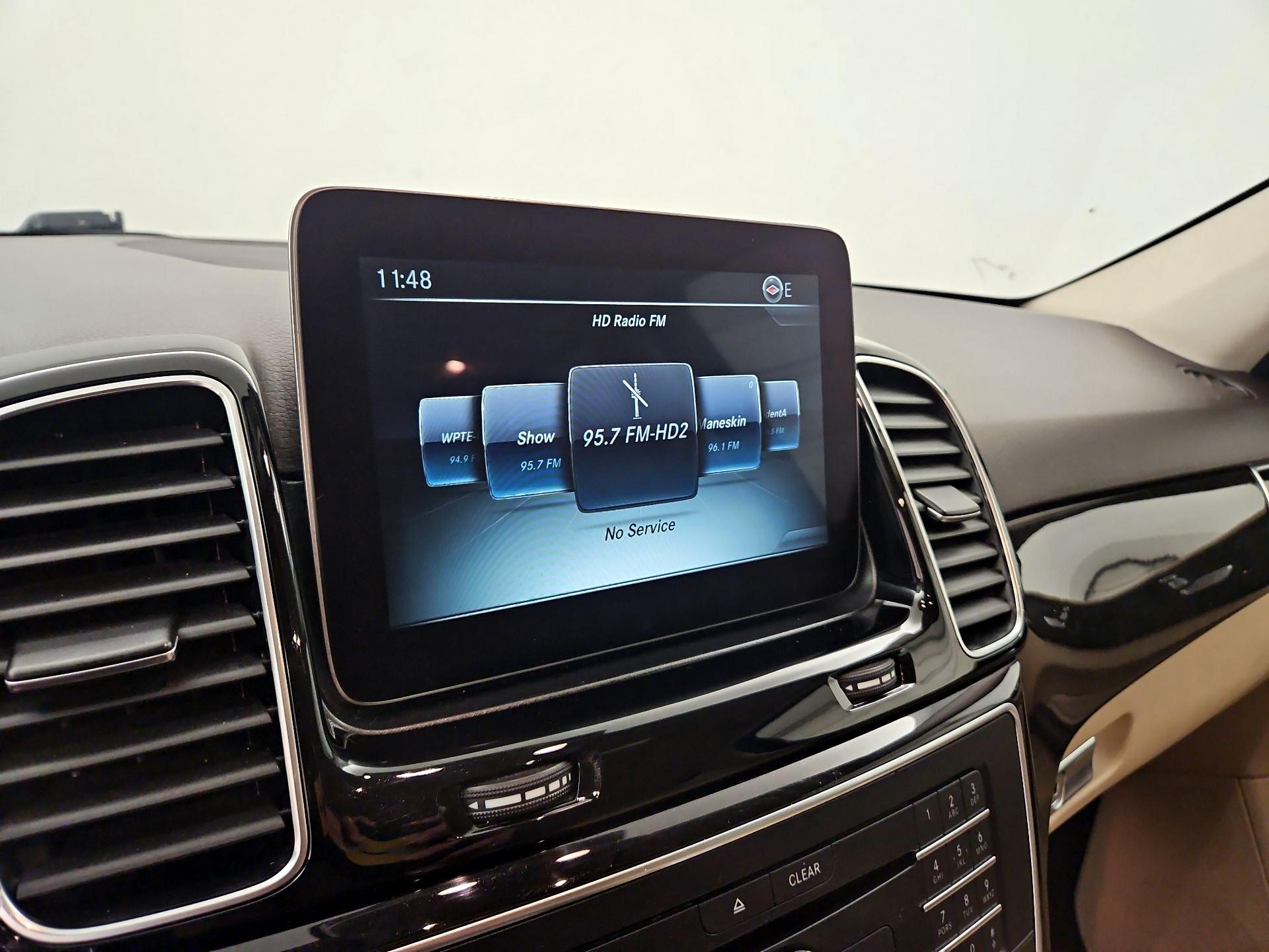 Thumbnail: 2016 Mercedes-Benz GLE - 16