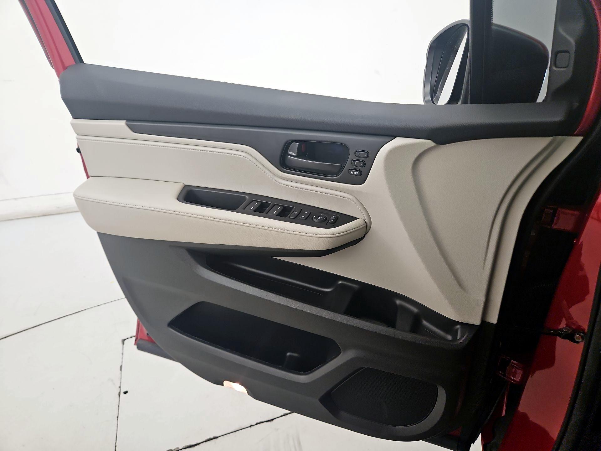 Thumbnail: 2025 Honda Odyssey - 12