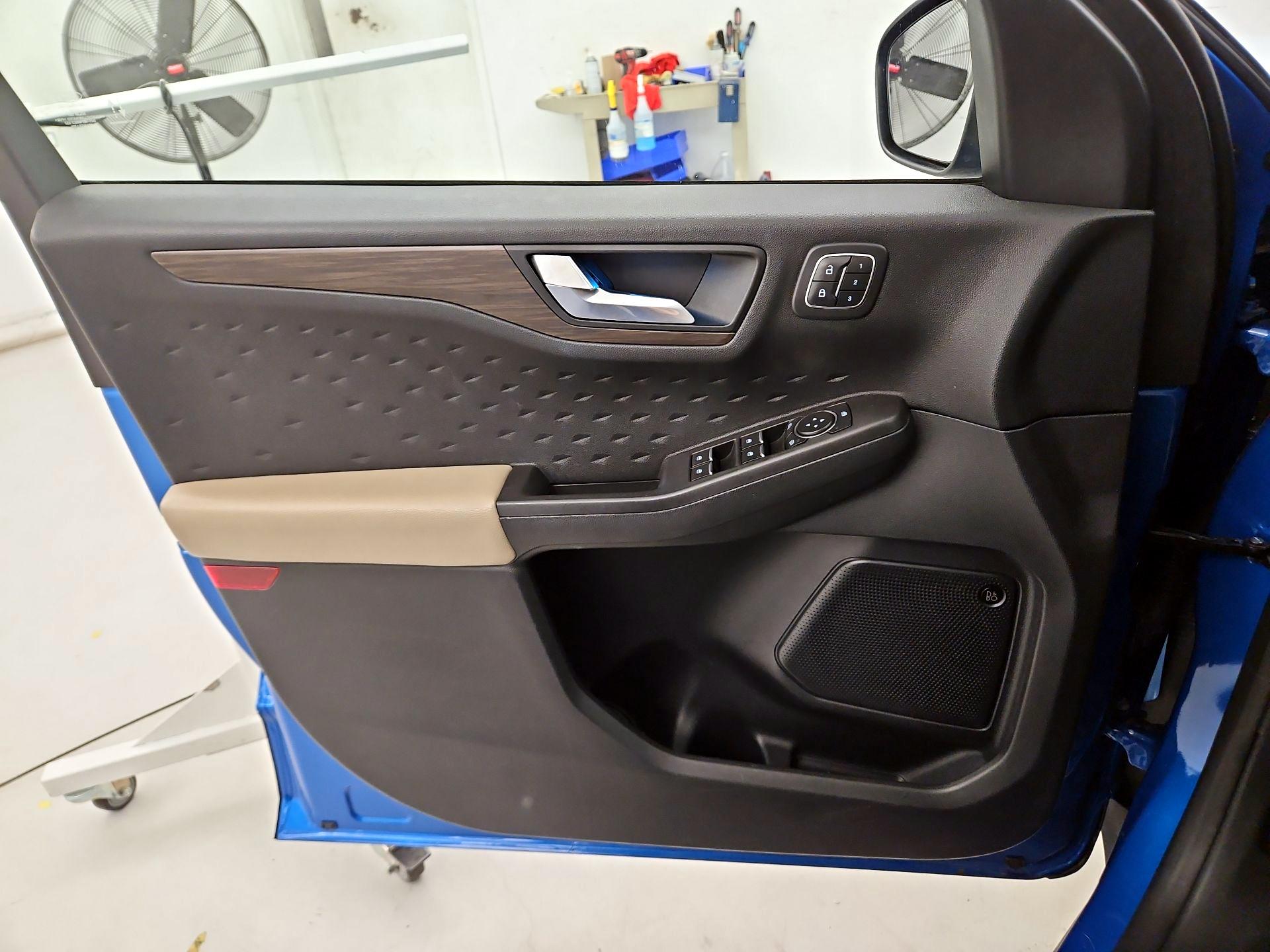 Thumbnail: 2020 Ford Escape - 12
