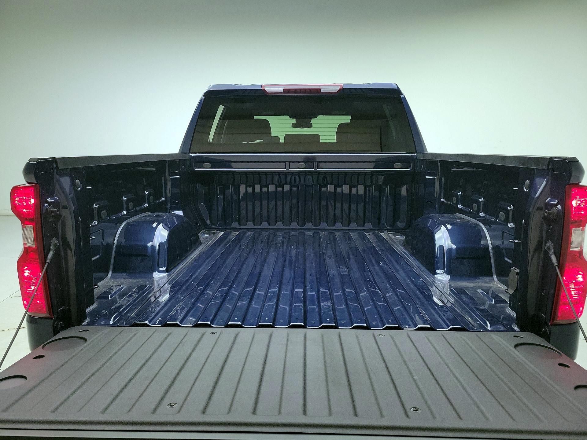 Thumbnail: 2023 Chevrolet Silverado 1500 - 20