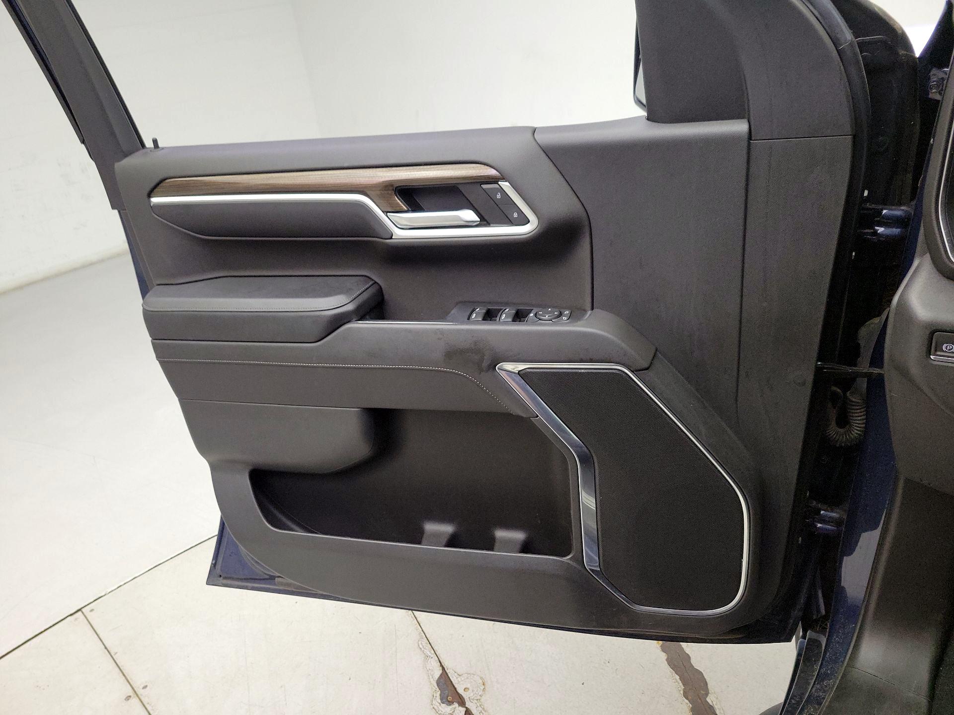 Thumbnail: 2022 Chevrolet Silverado 1500 - 12