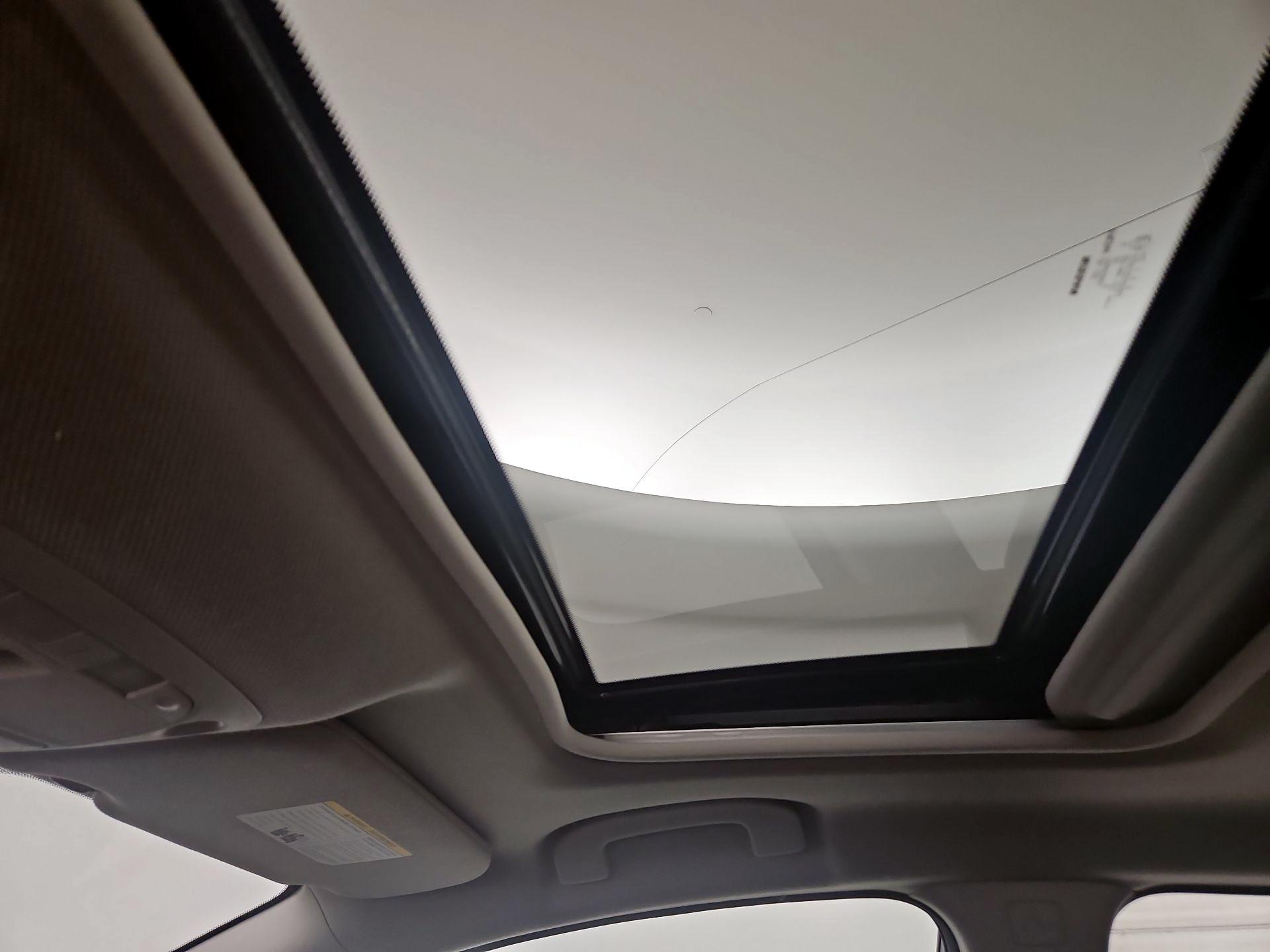 Thumbnail: 2019 Nissan Sentra - 19