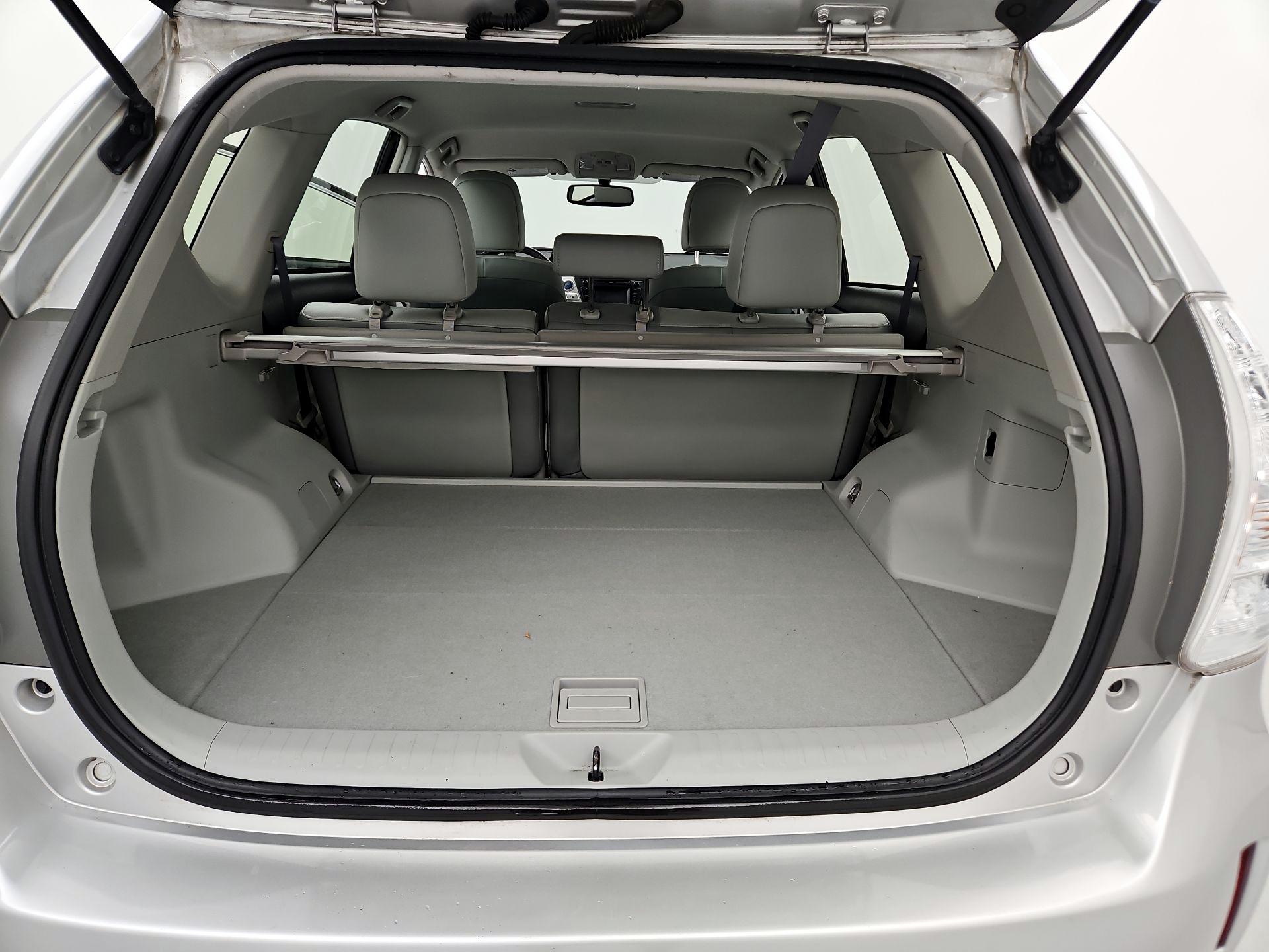 Thumbnail: 2014 Toyota Prius v - 20