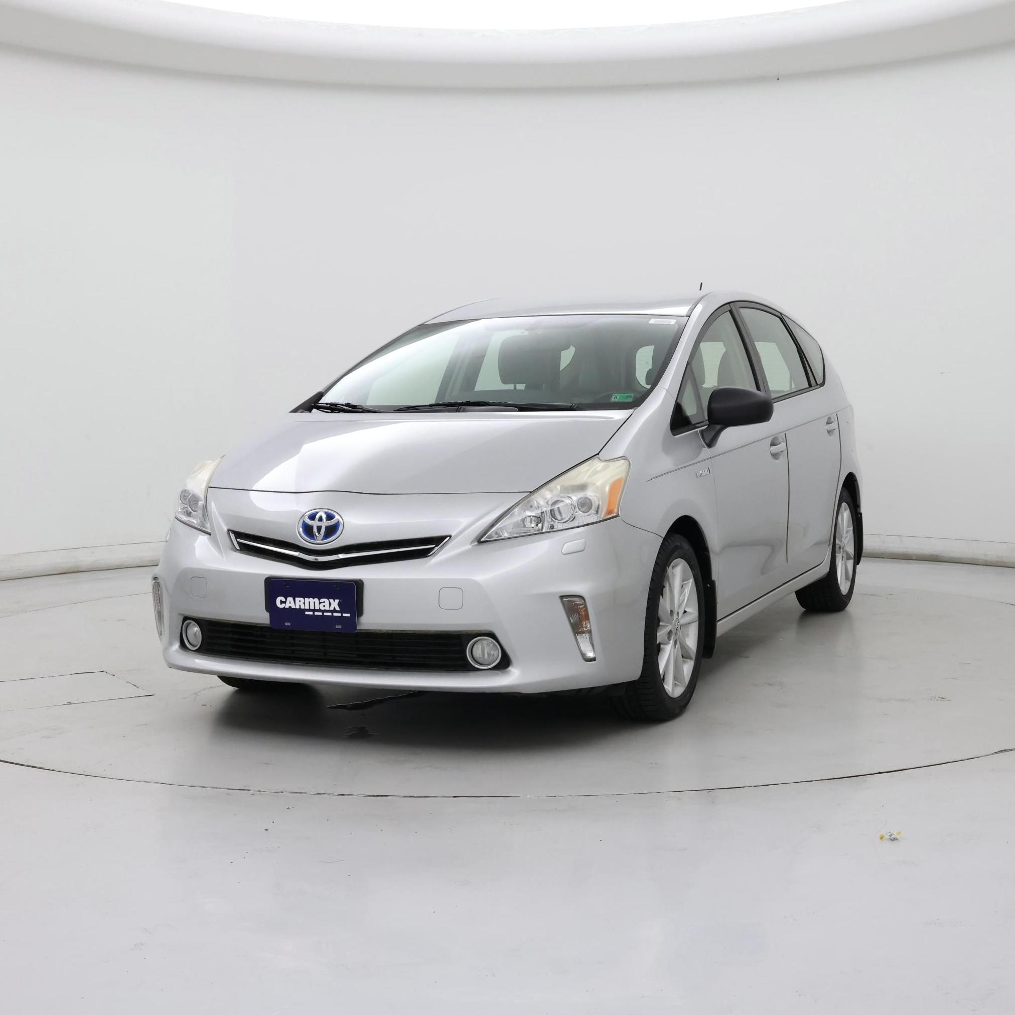 Thumbnail: 2014 Toyota Prius v - 4