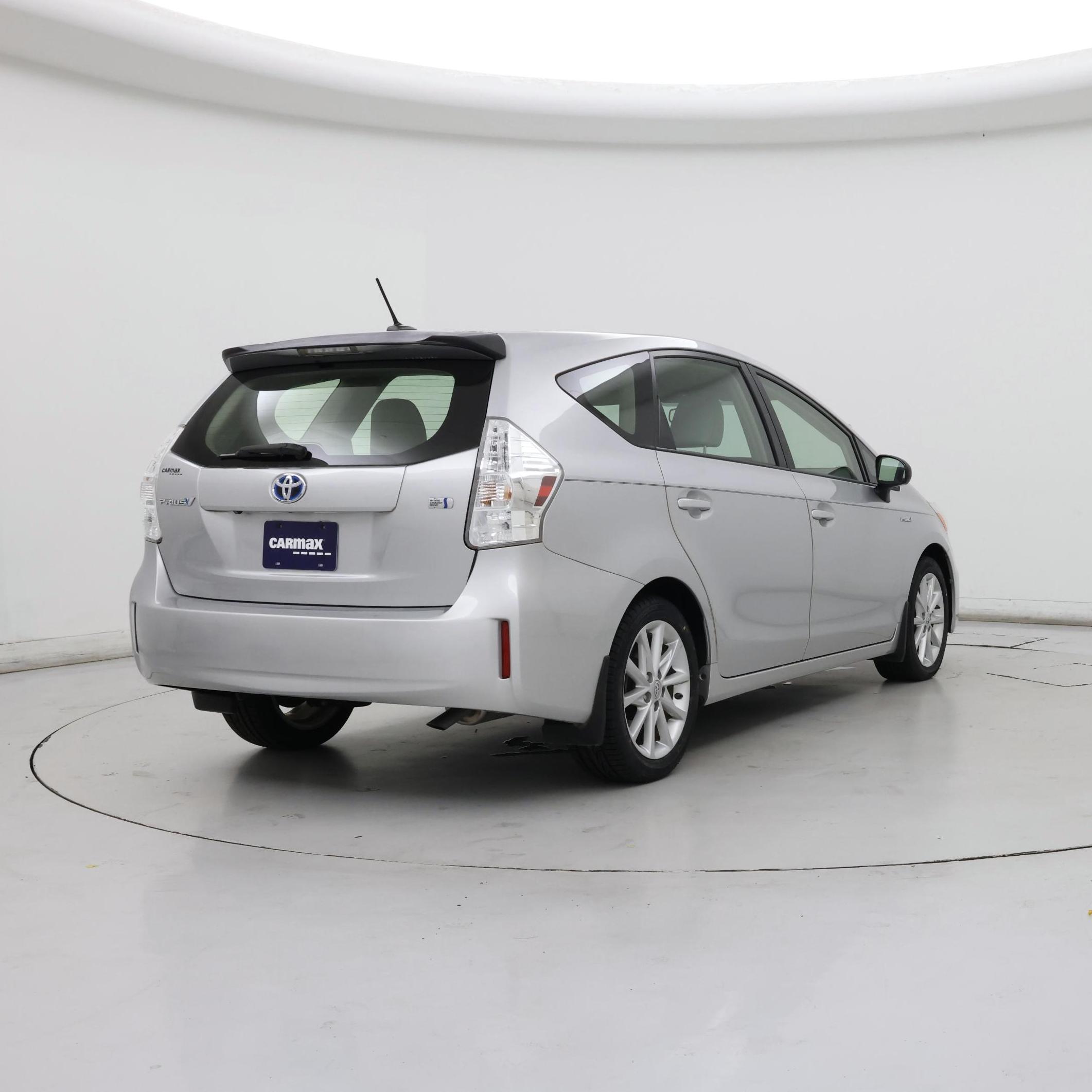 Thumbnail: 2014 Toyota Prius v - 8