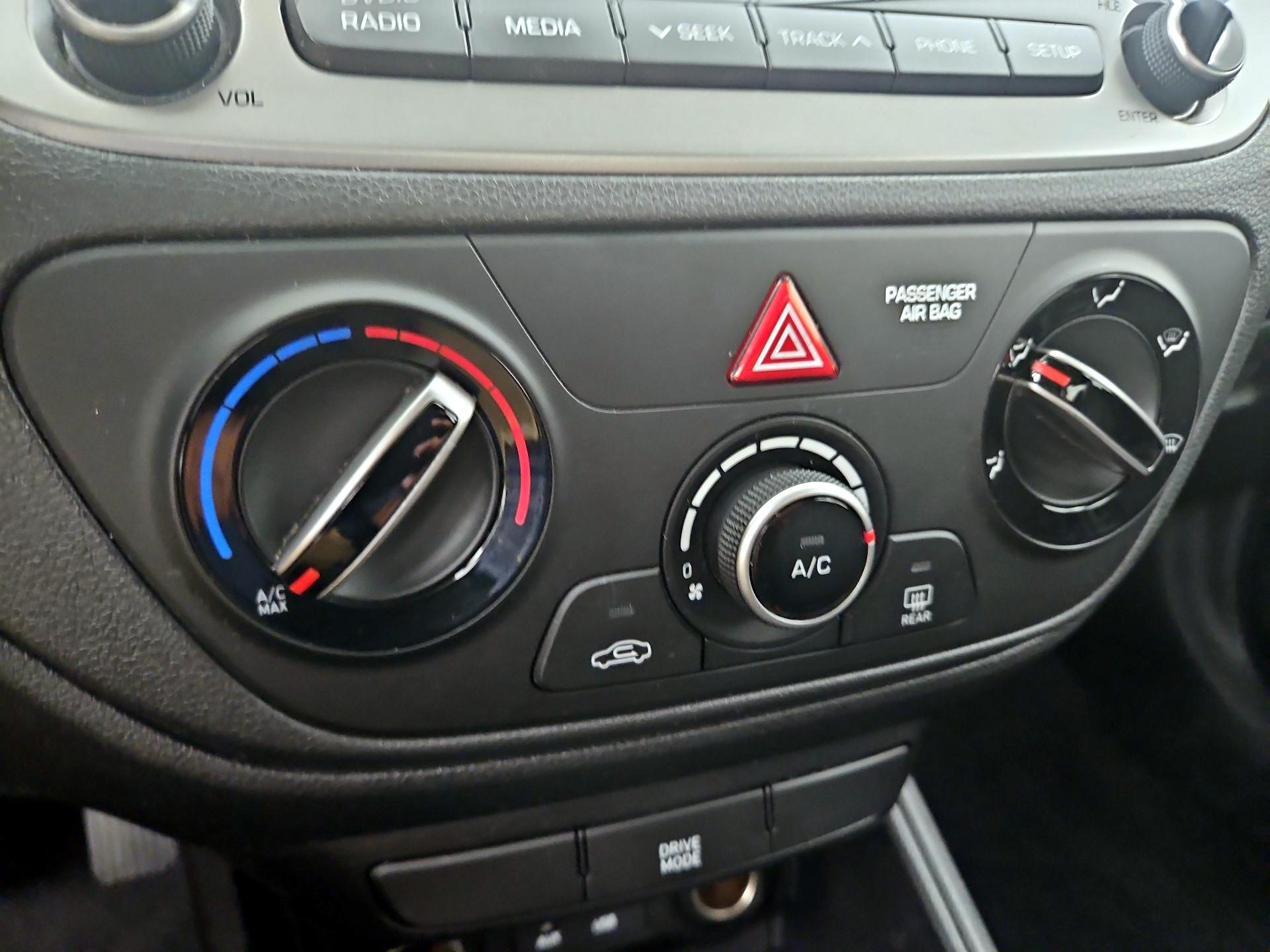 Thumbnail: 2019 Hyundai Accent - 16
