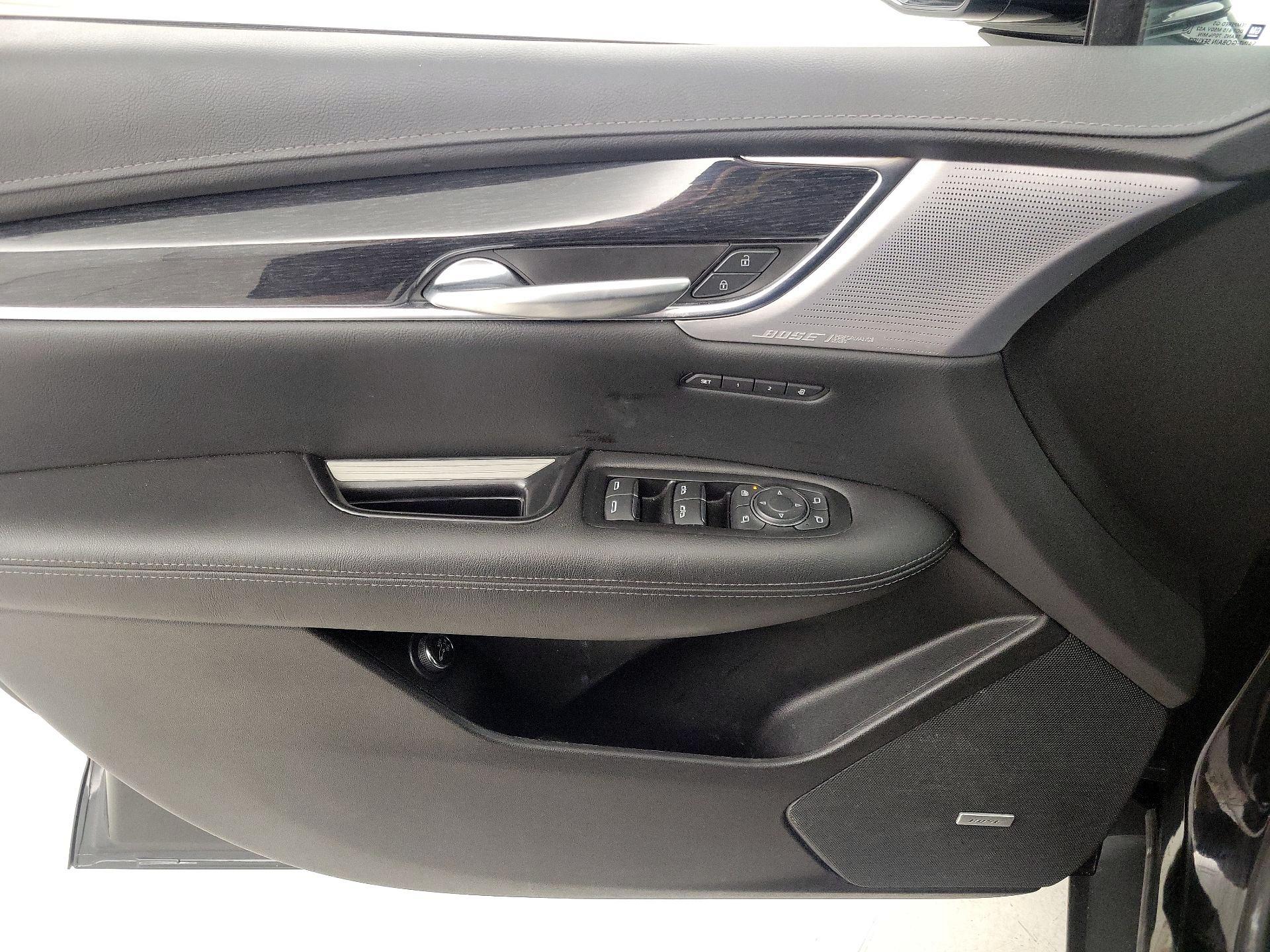 Thumbnail: 2023 Cadillac XT5 - 12
