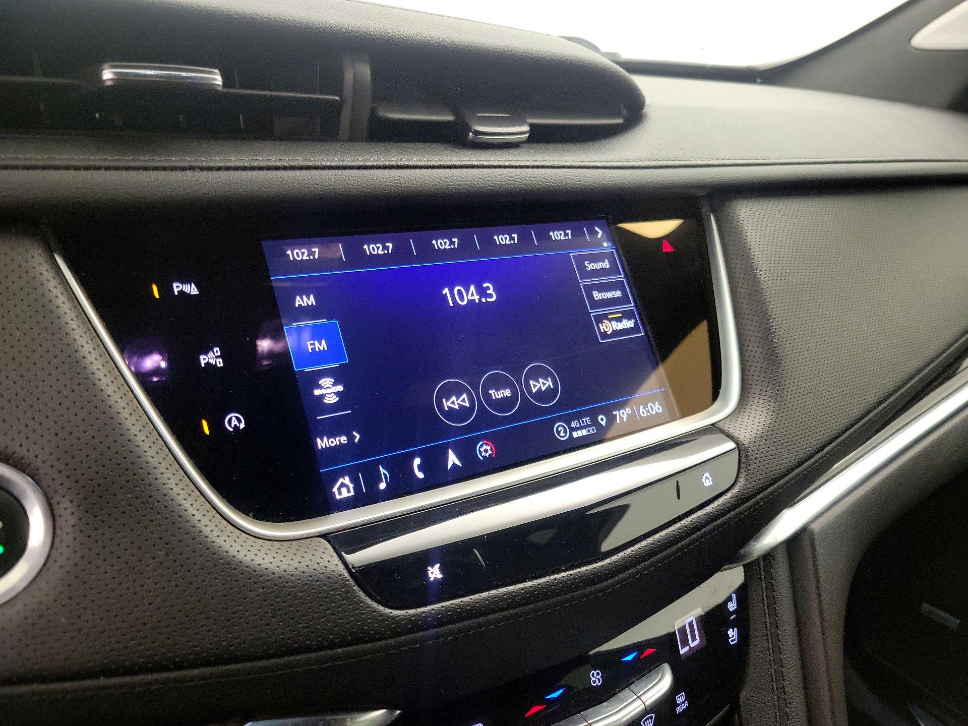 Thumbnail: 2023 Cadillac XT5 - 16