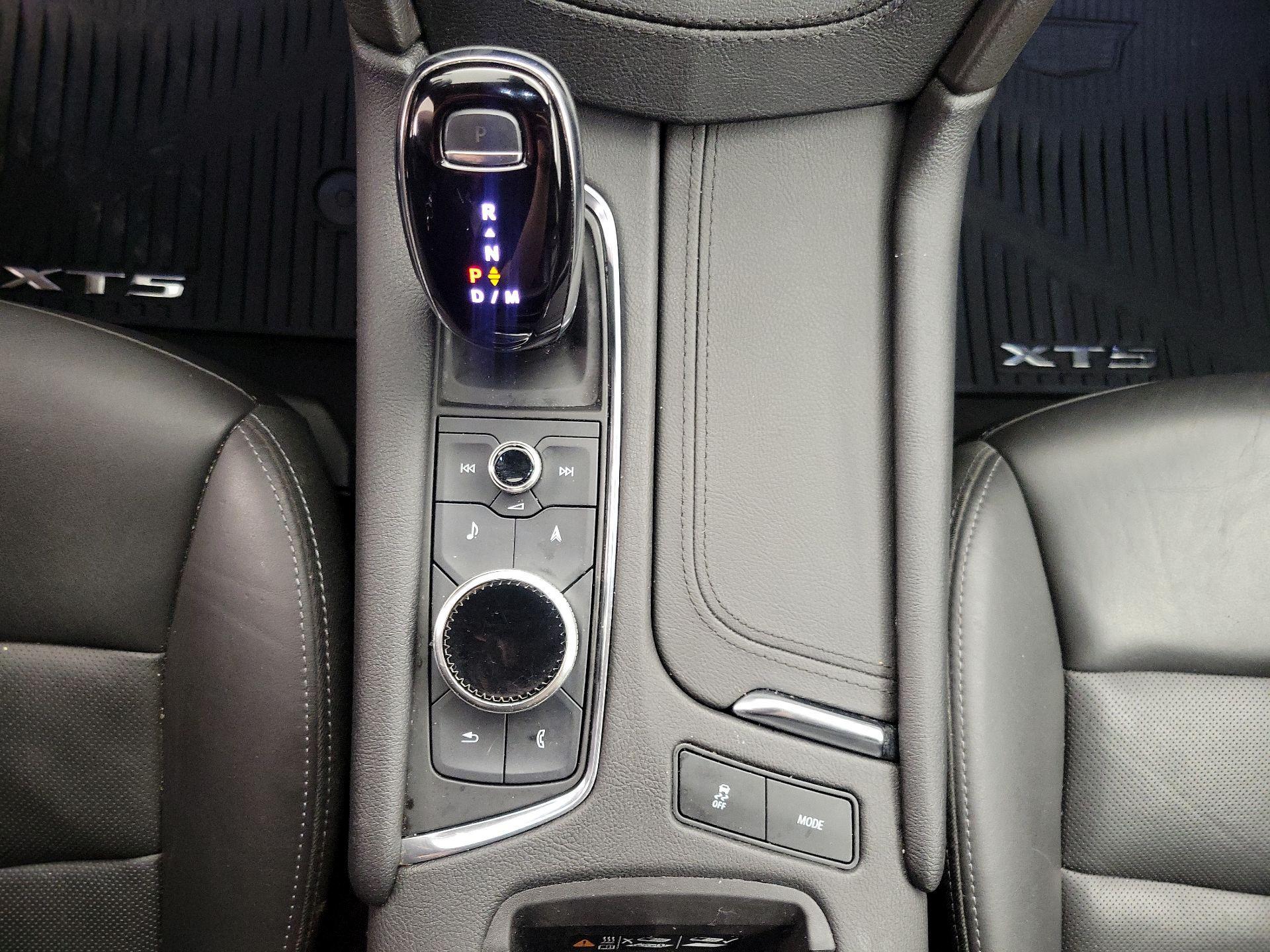 Thumbnail: 2023 Cadillac XT5 - 18