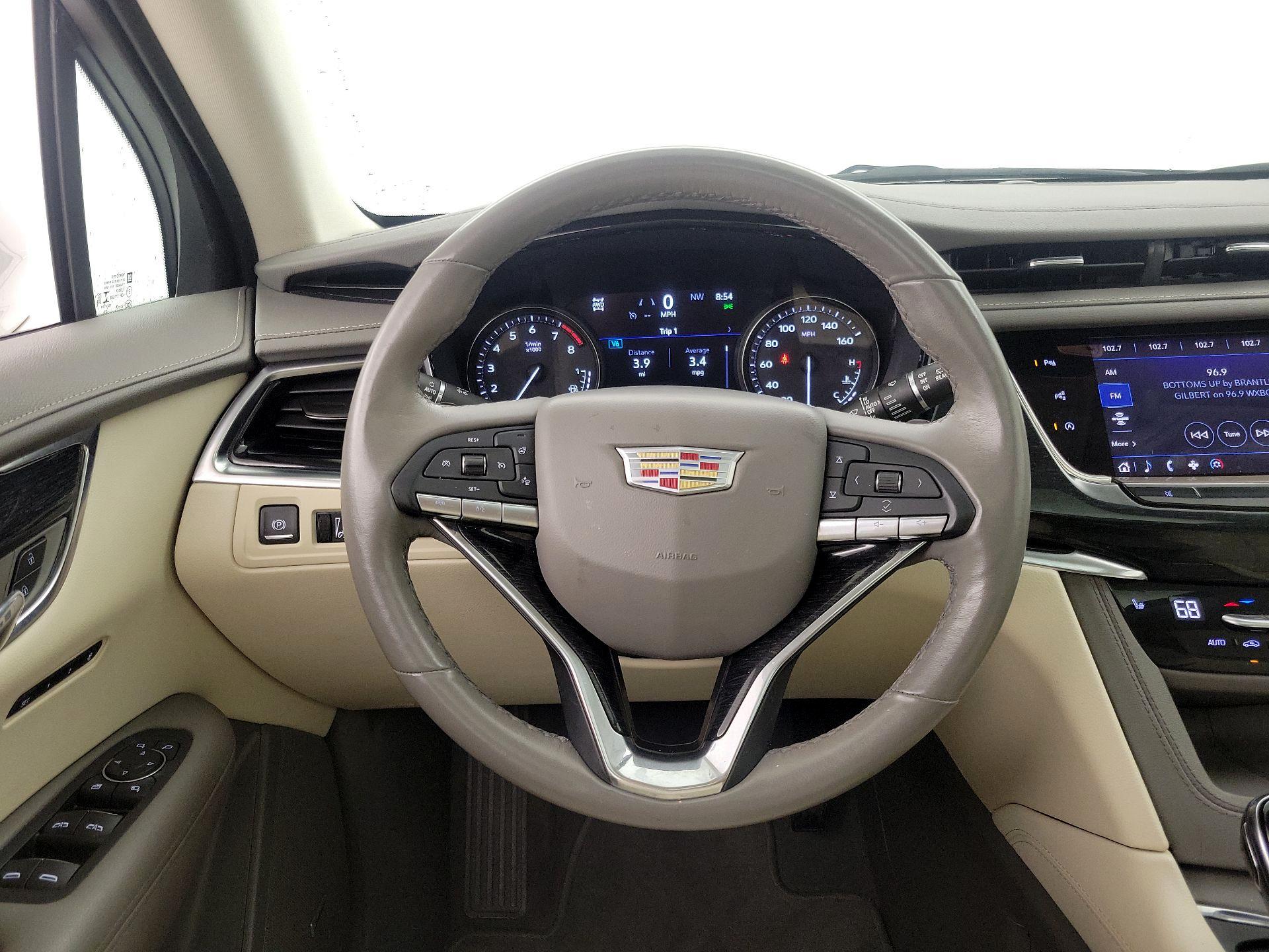 Thumbnail: 2022 Cadillac XT6 - 10
