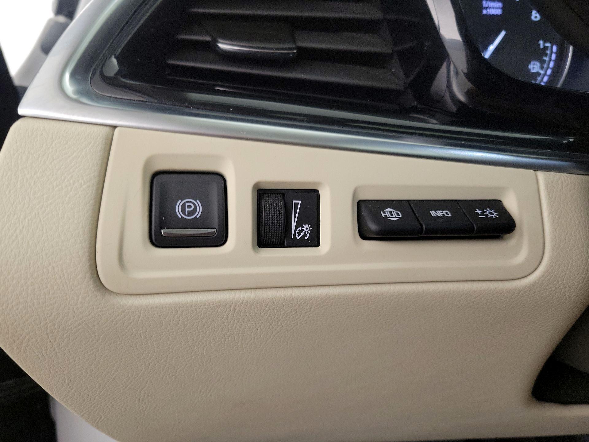 Thumbnail: 2022 Cadillac XT6 - 13