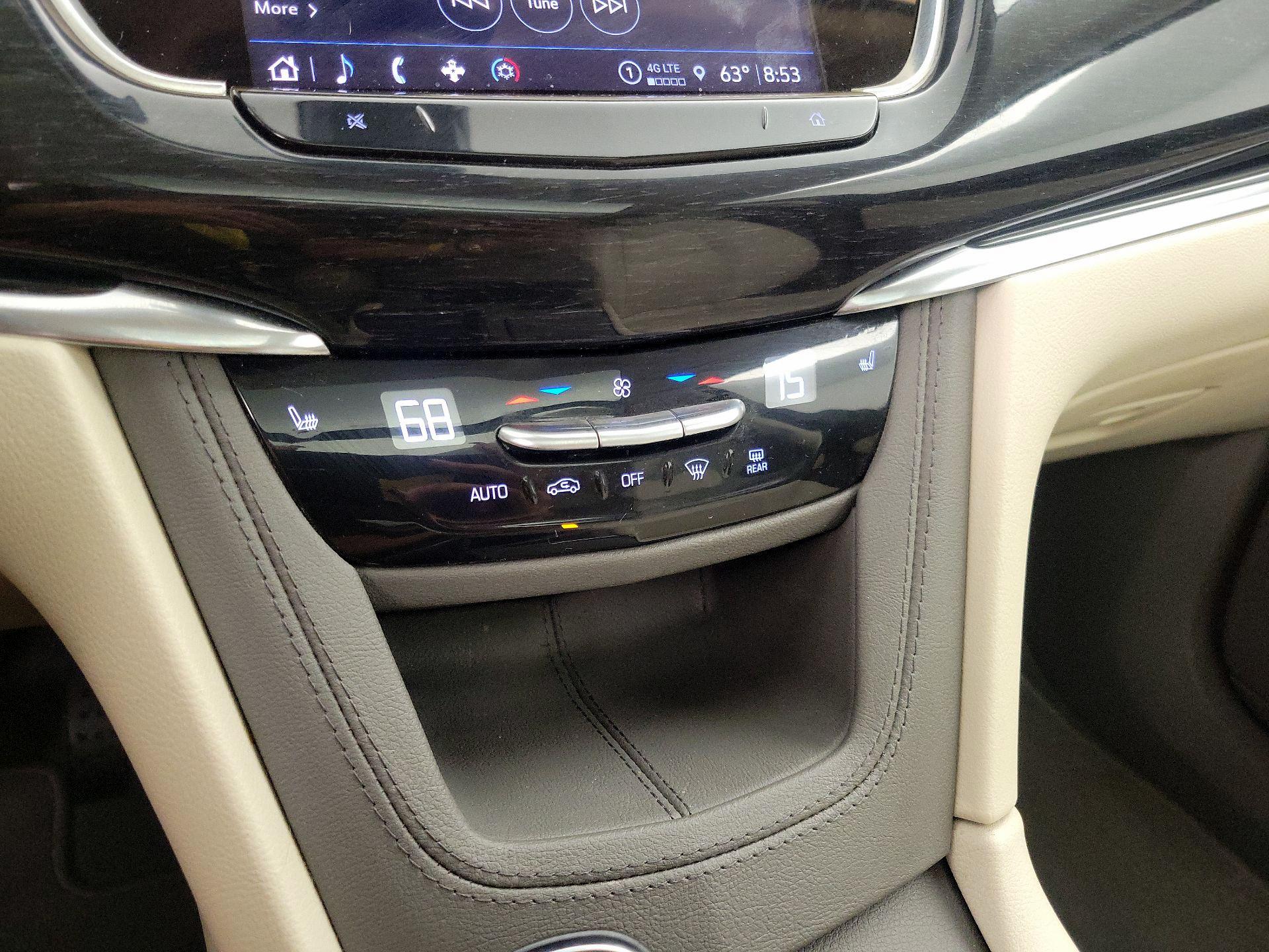 Thumbnail: 2022 Cadillac XT6 - 16
